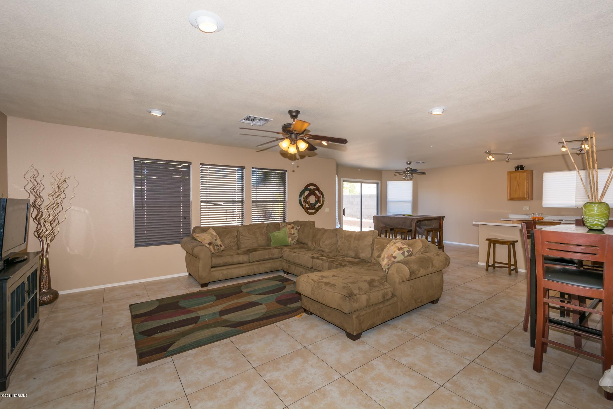 2618 W Calle Senor Roberto