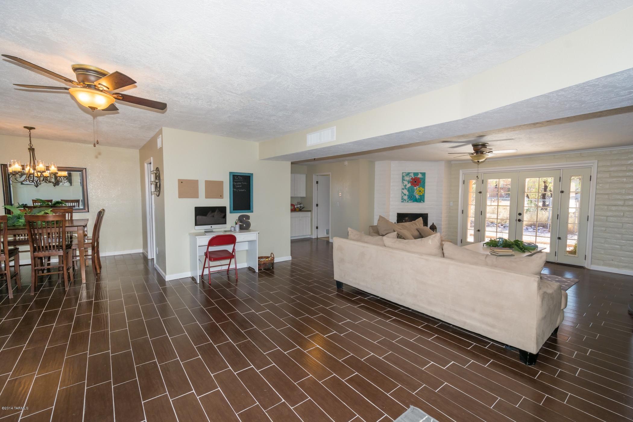 141 W George Truit Street