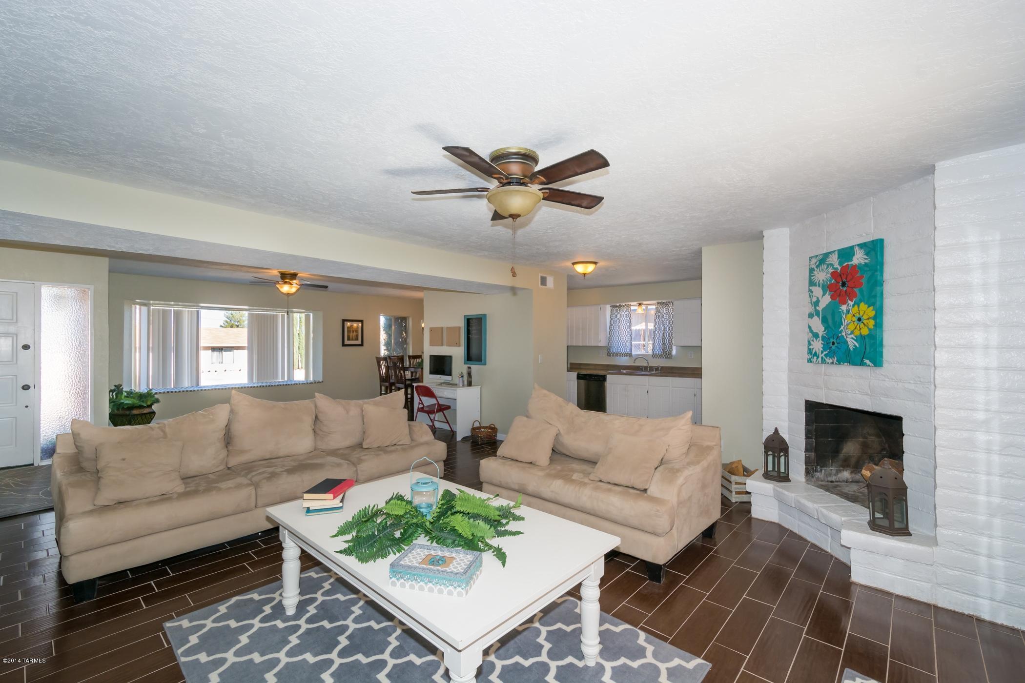 141 W George Truit Street