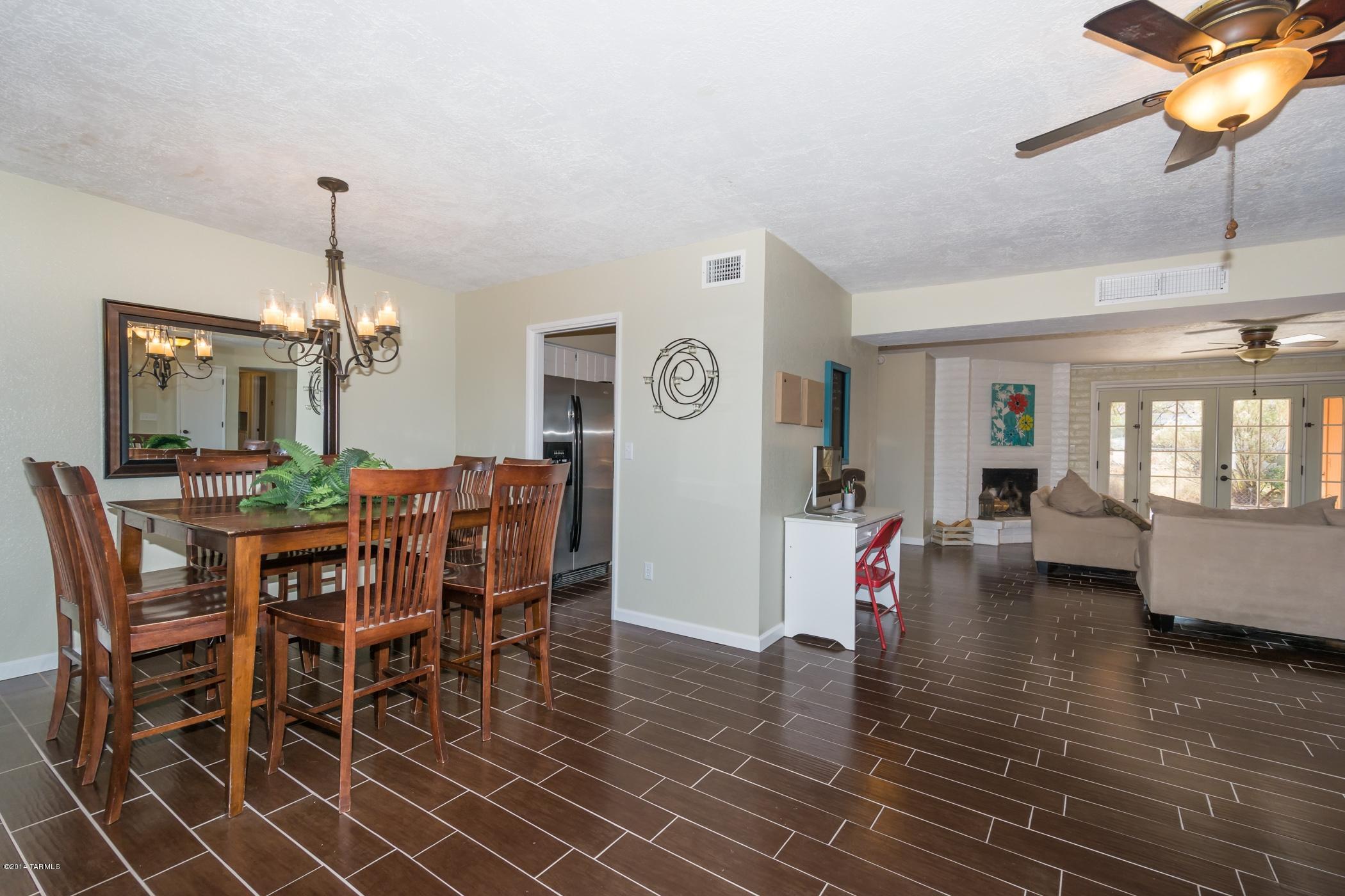 141 W George Truit Street