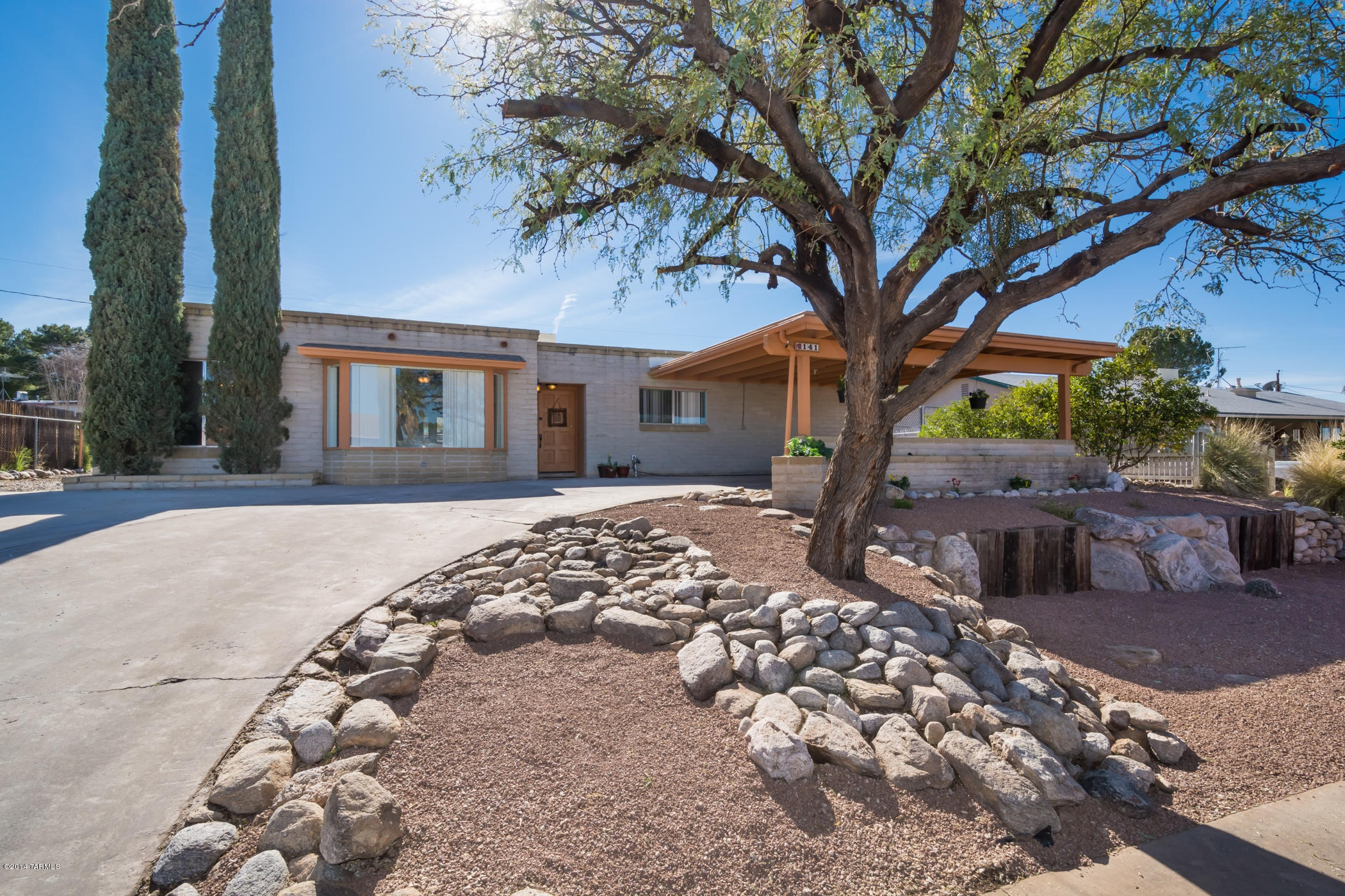 141 W George Truit Street