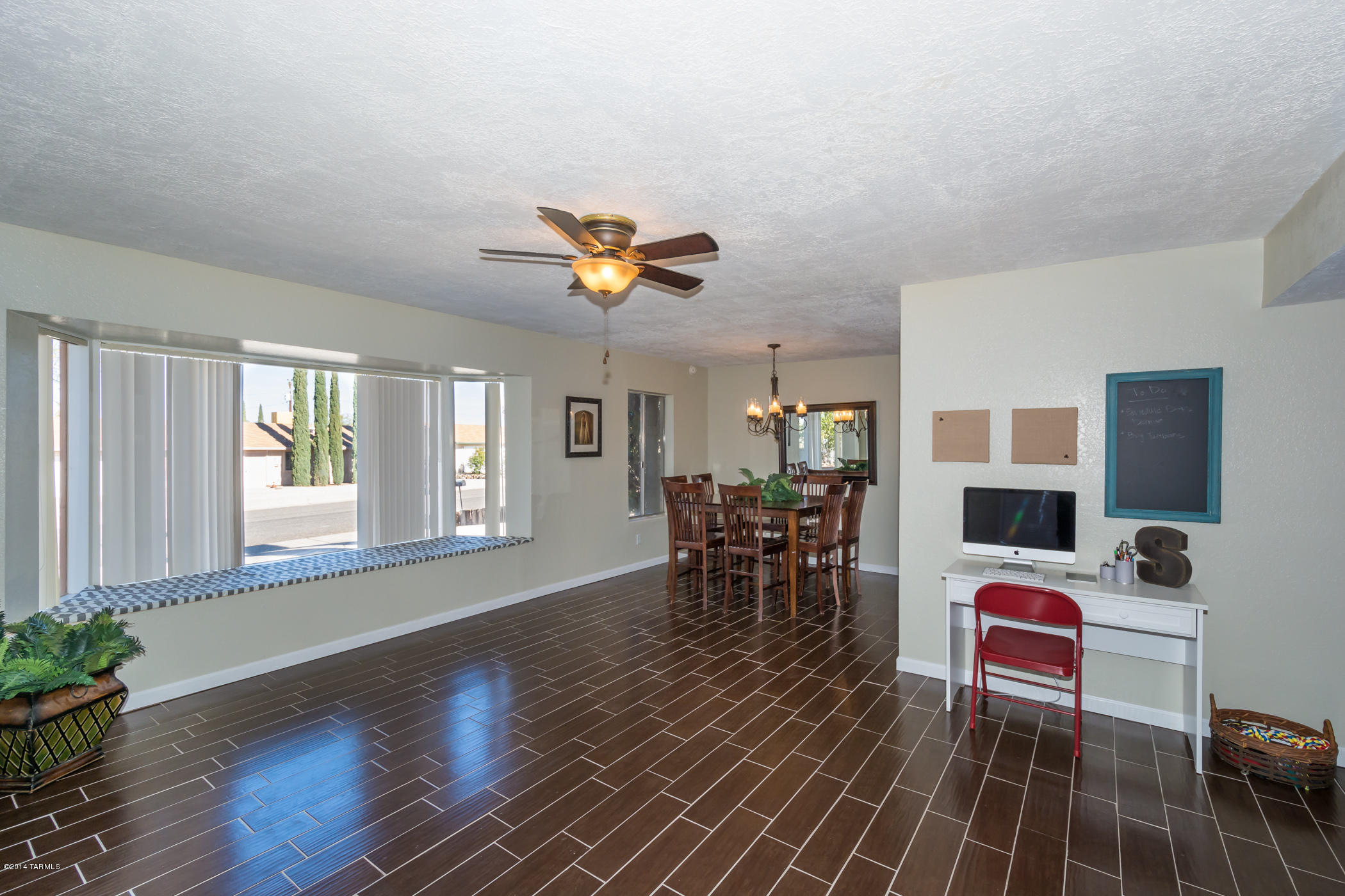 141 W George Truit Street