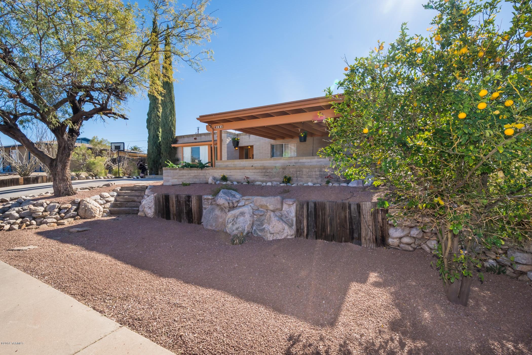 141 W George Truit Street