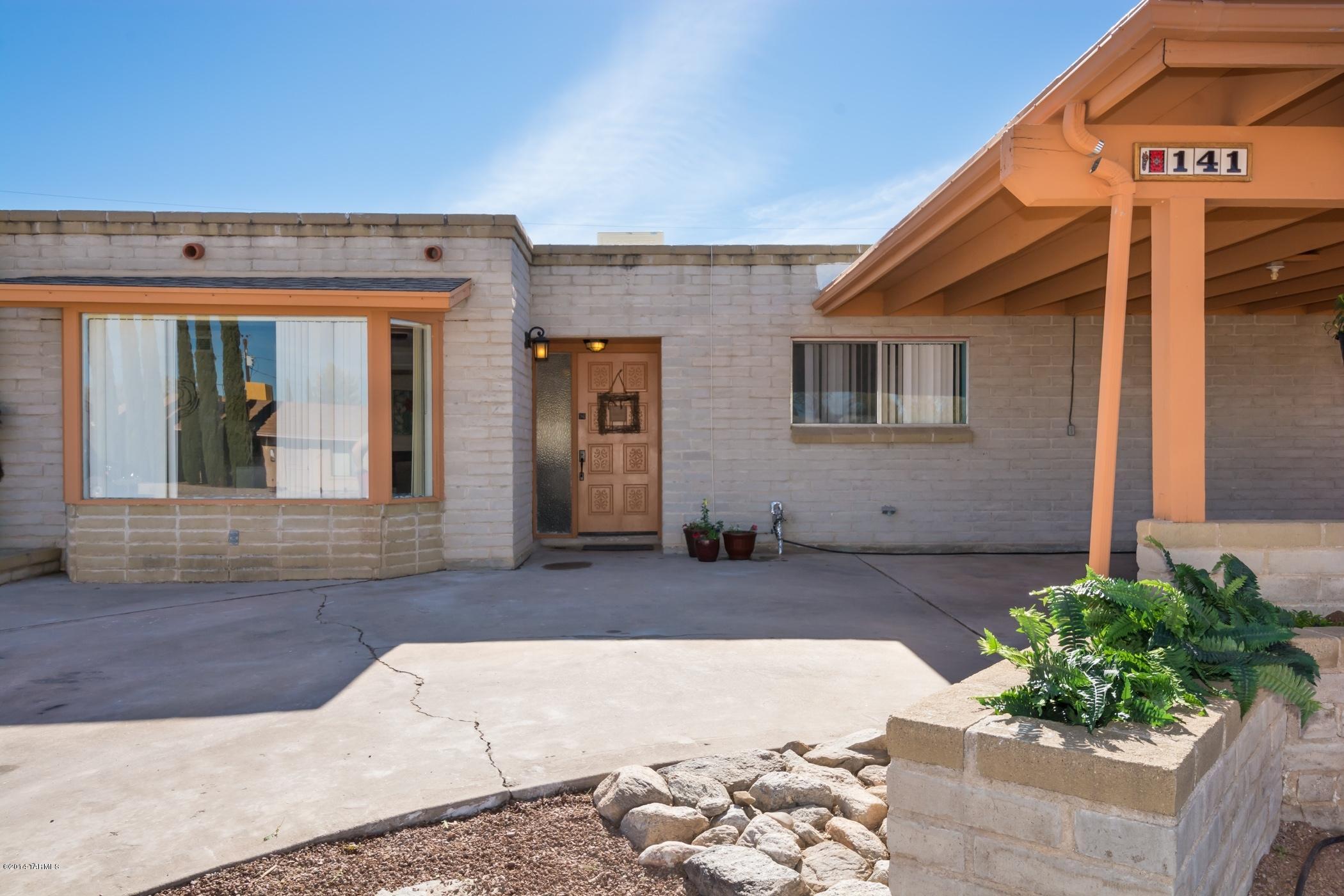 141 W George Truit Street