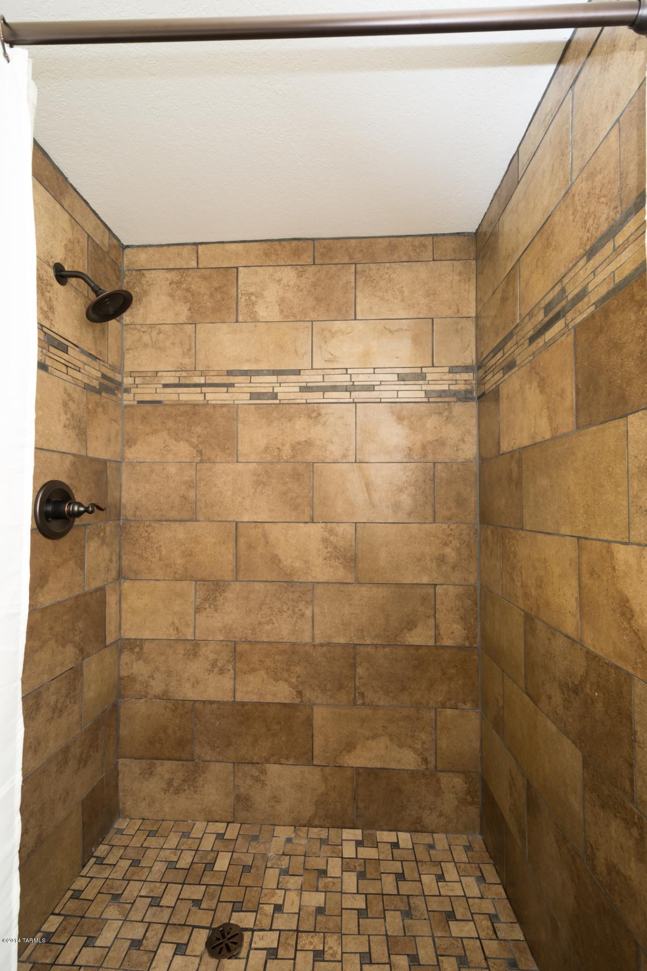 141 W George Truit Street