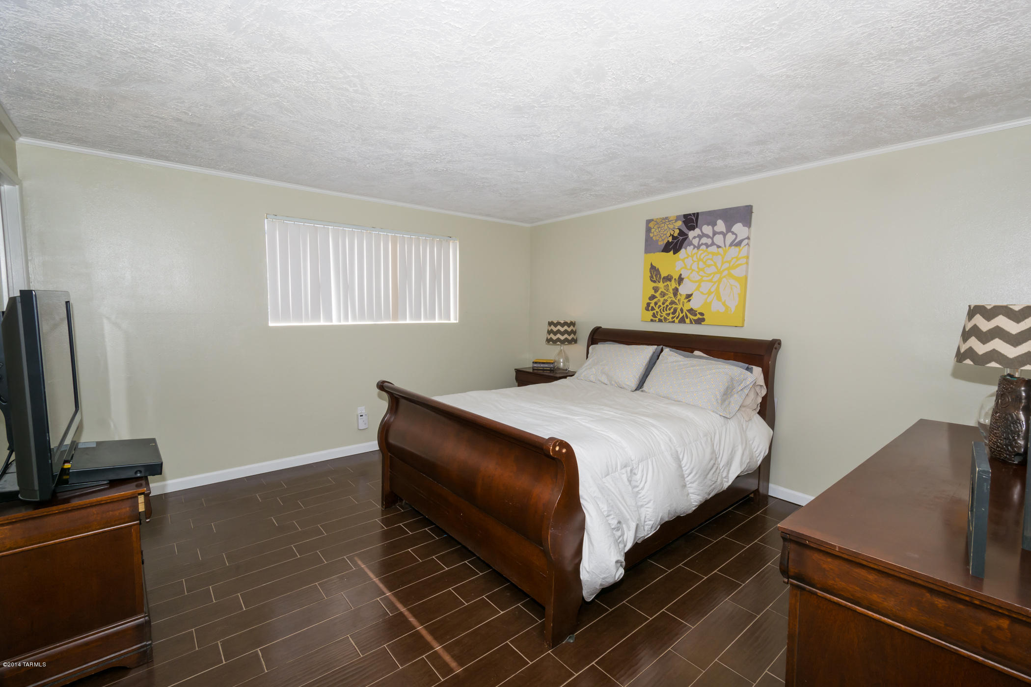 141 W George Truit Street