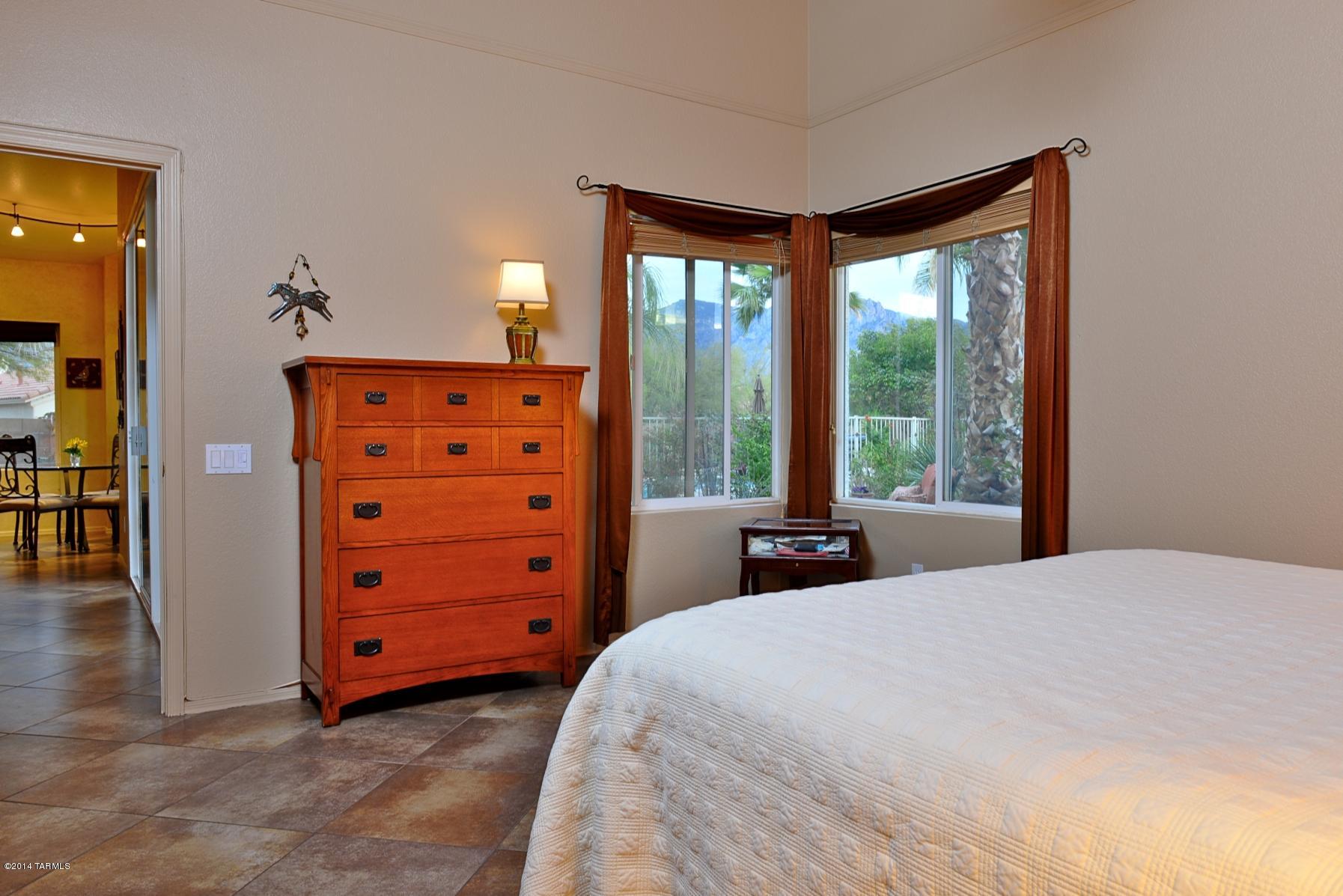 12184 N Seasons Loop