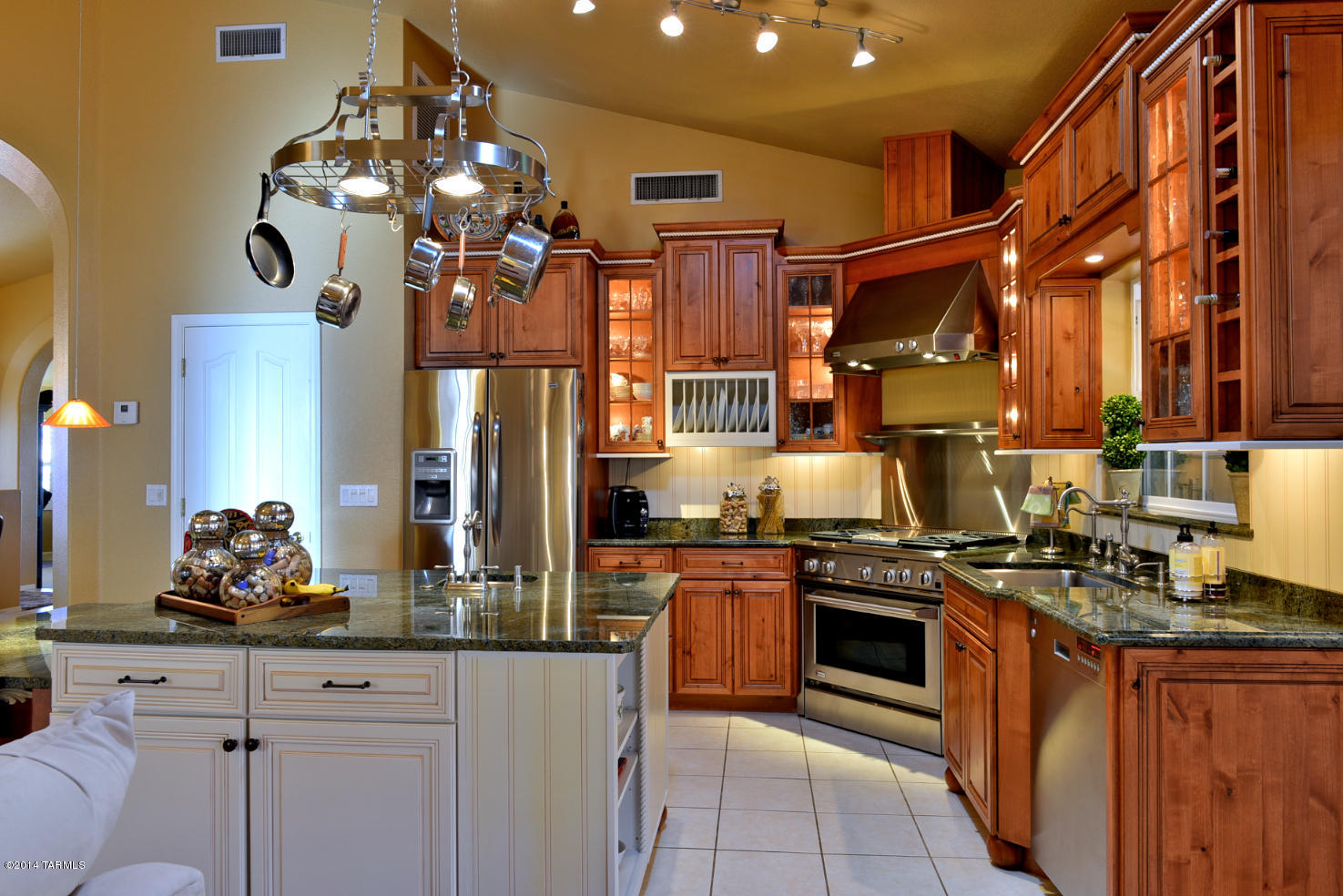 1548 W Sunridge Drive