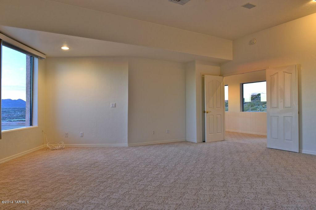 9830 N La Reserve Drive