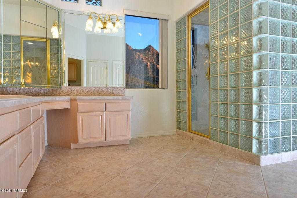 9830 N La Reserve Drive