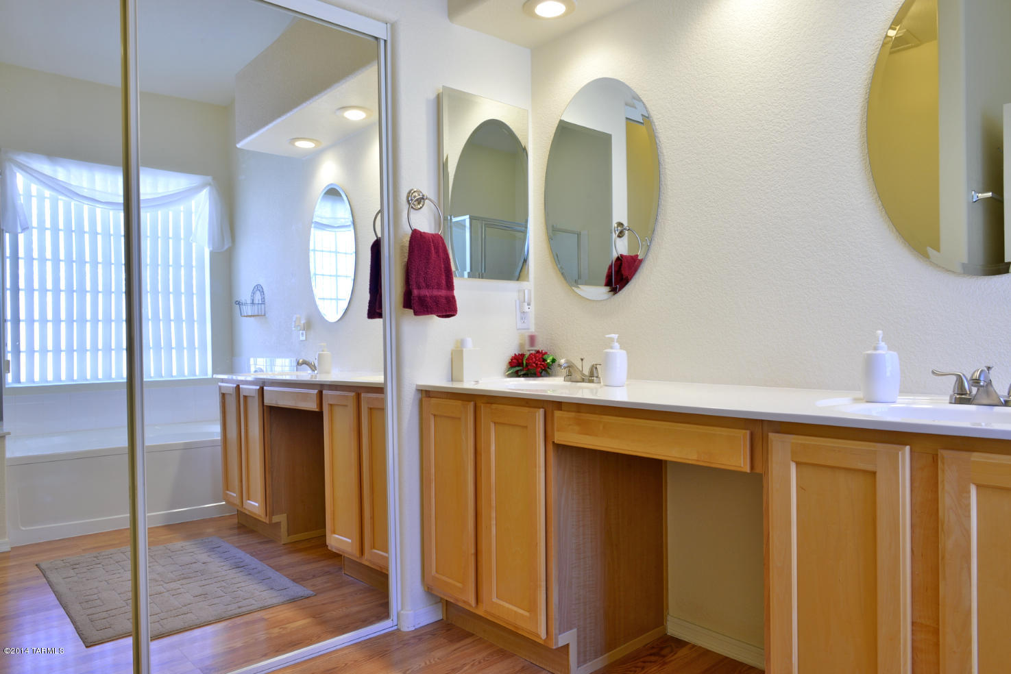 12138 N Seasons Loop