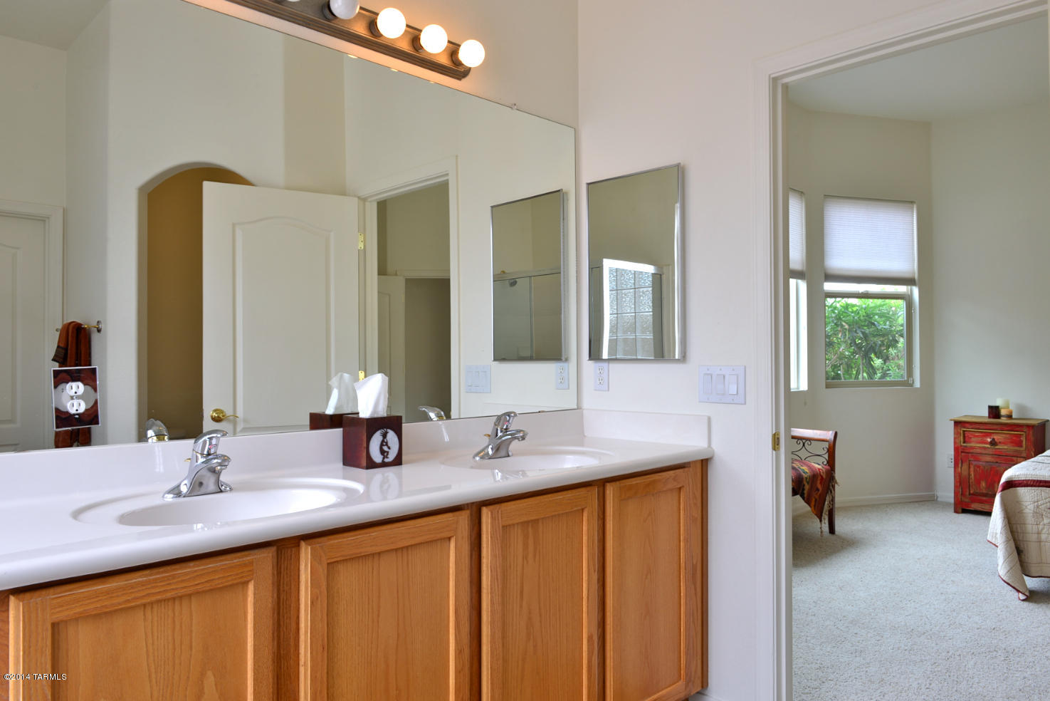 988 W Leatherleaf Drive