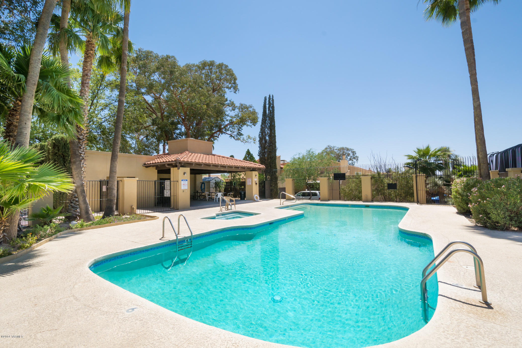 4224 W Pyracantha Drive