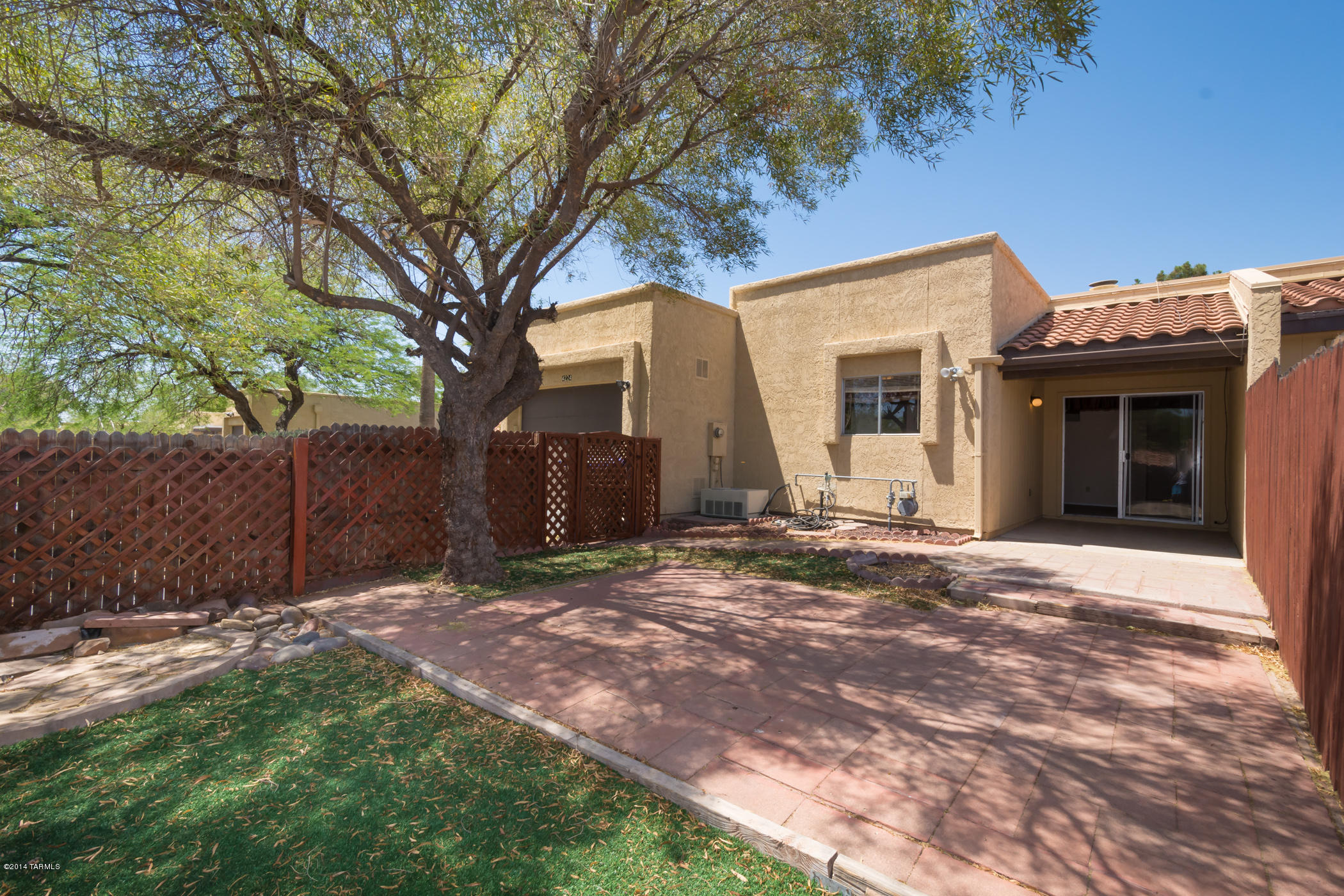 4224 W Pyracantha Drive