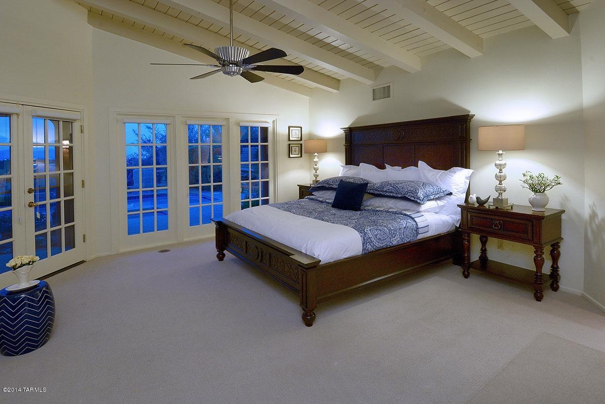 6724 N Chapultapec Circle