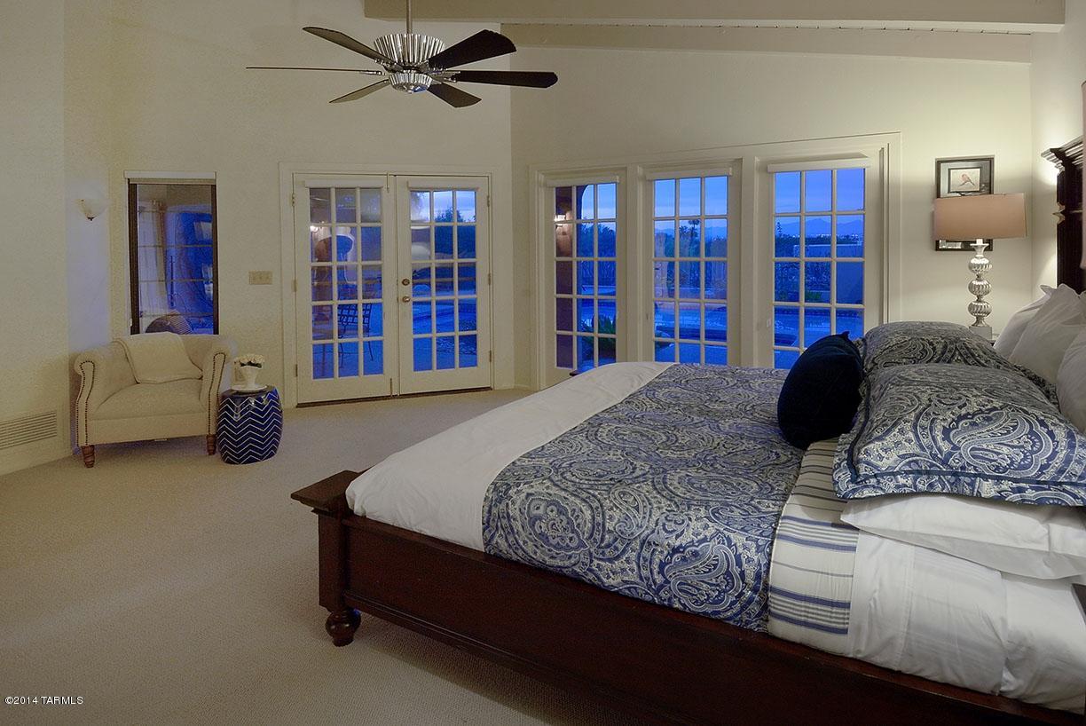 6724 N Chapultapec Circle