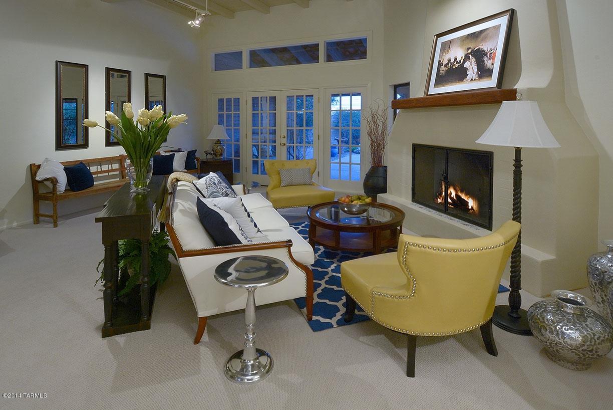 6724 N Chapultapec Circle