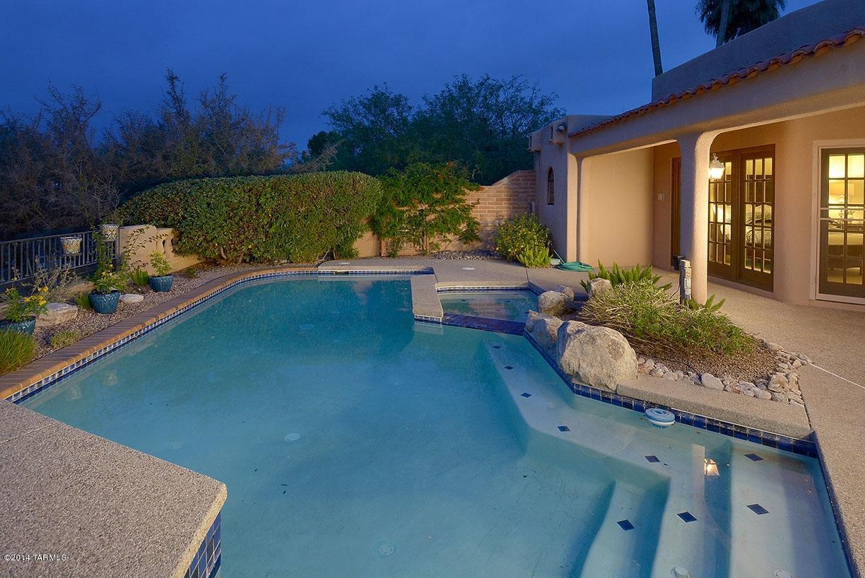 6724 N Chapultapec Circle