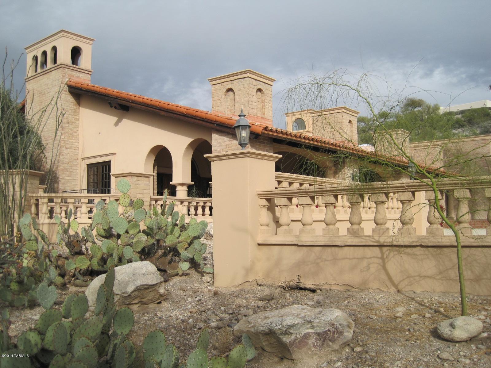 6724 N Chapultapec Circle