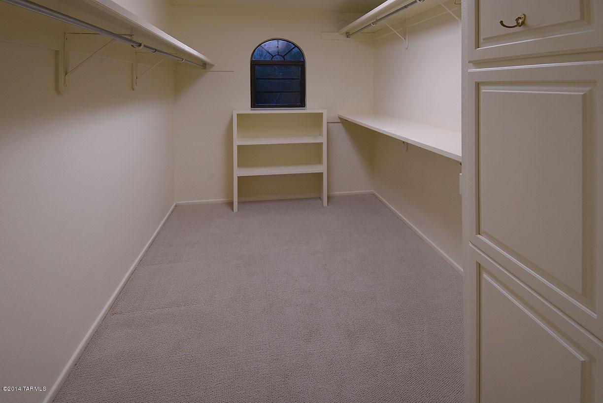 6724 N Chapultapec Circle