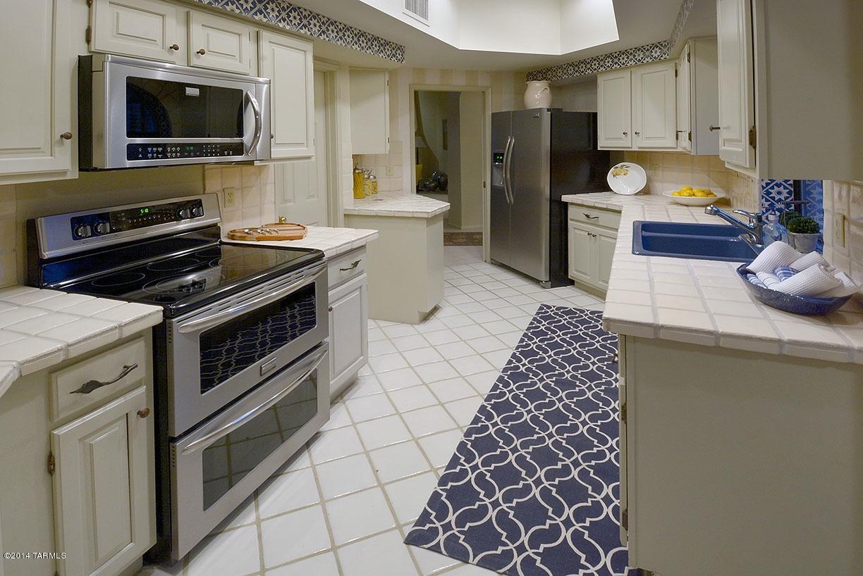 6724 N Chapultapec Circle