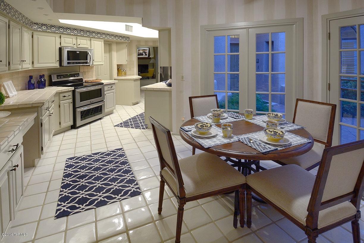 6724 N Chapultapec Circle