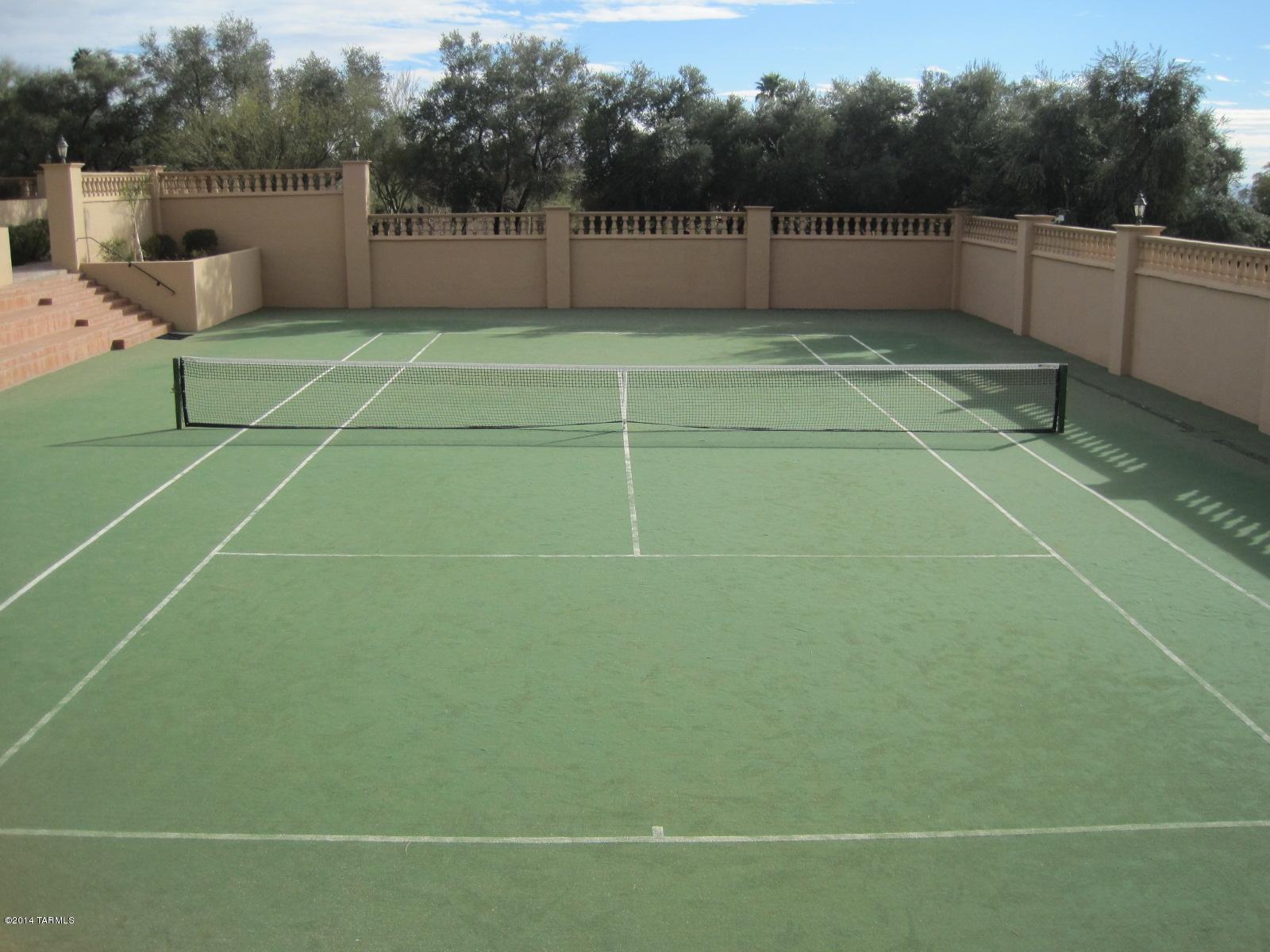 6724 N Chapultapec Circle