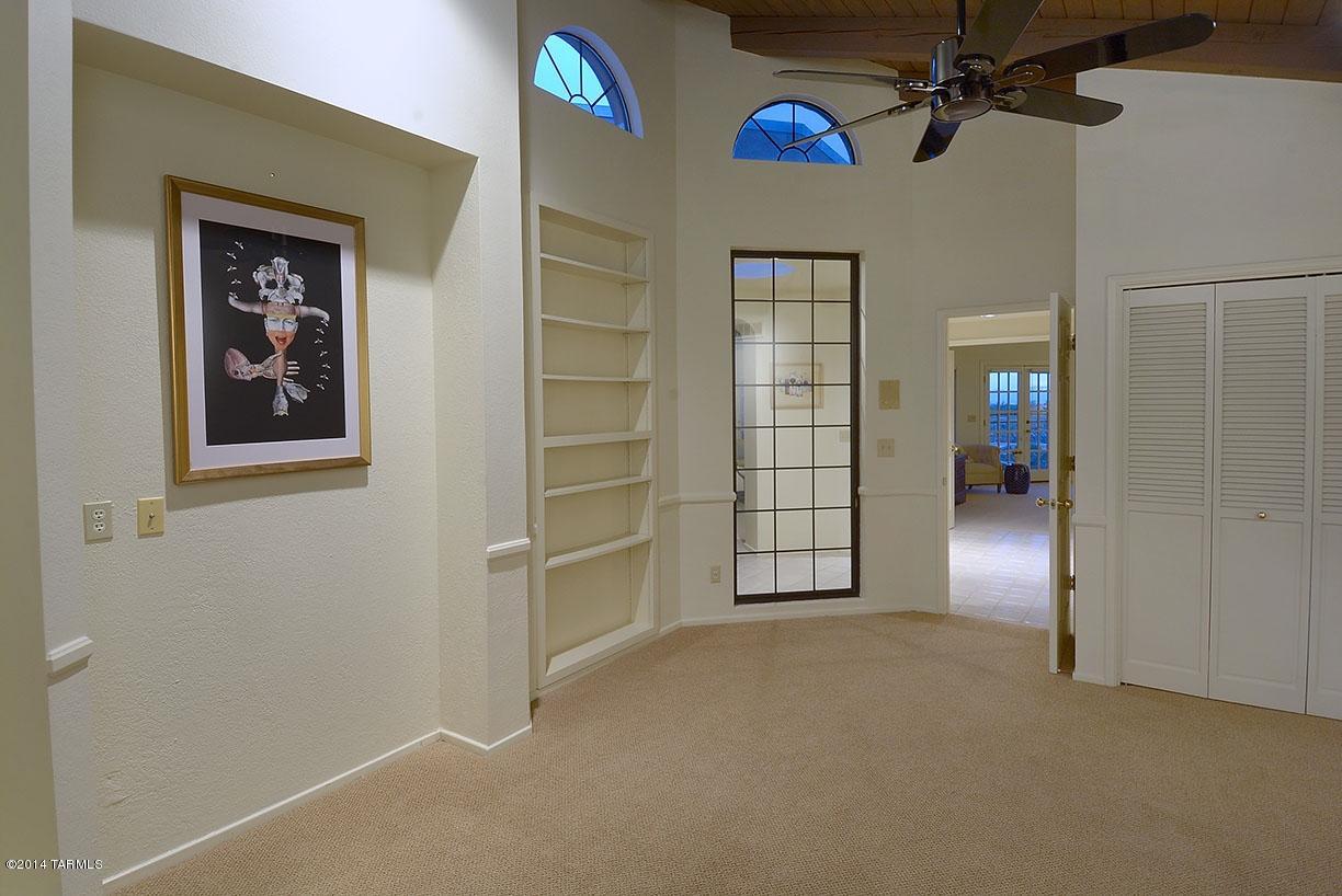 6724 N Chapultapec Circle