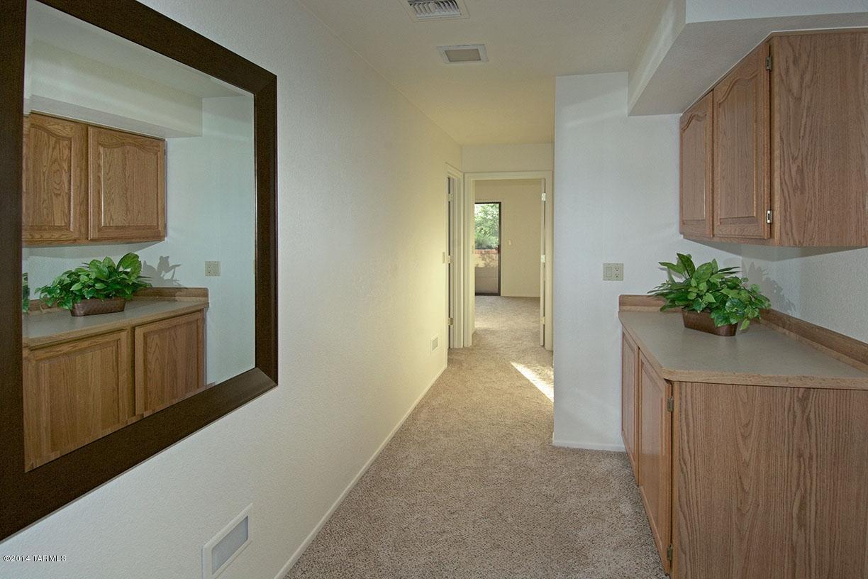 736 E Camino Diestro