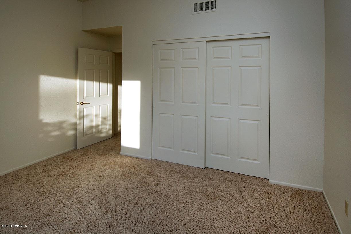 736 E Camino Diestro