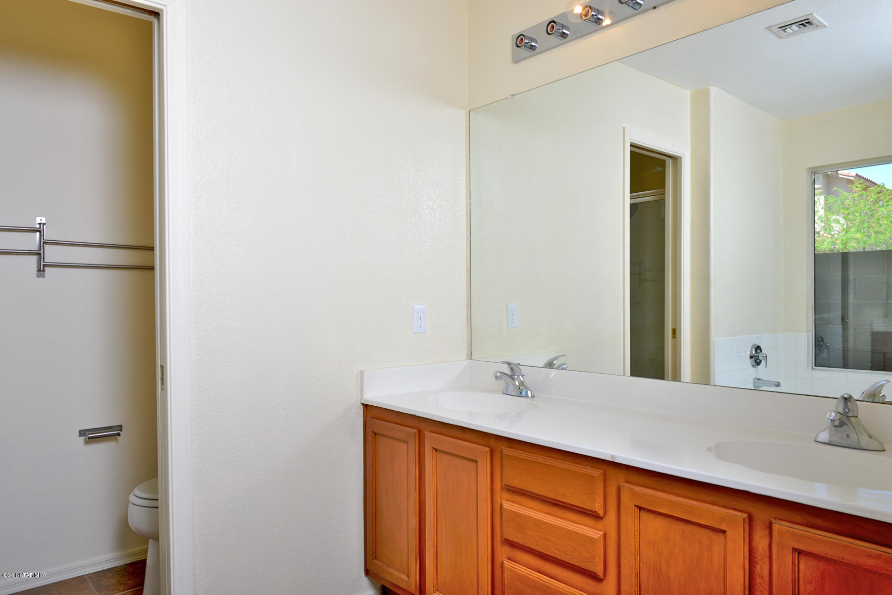 1336 W Valley Ridge Place