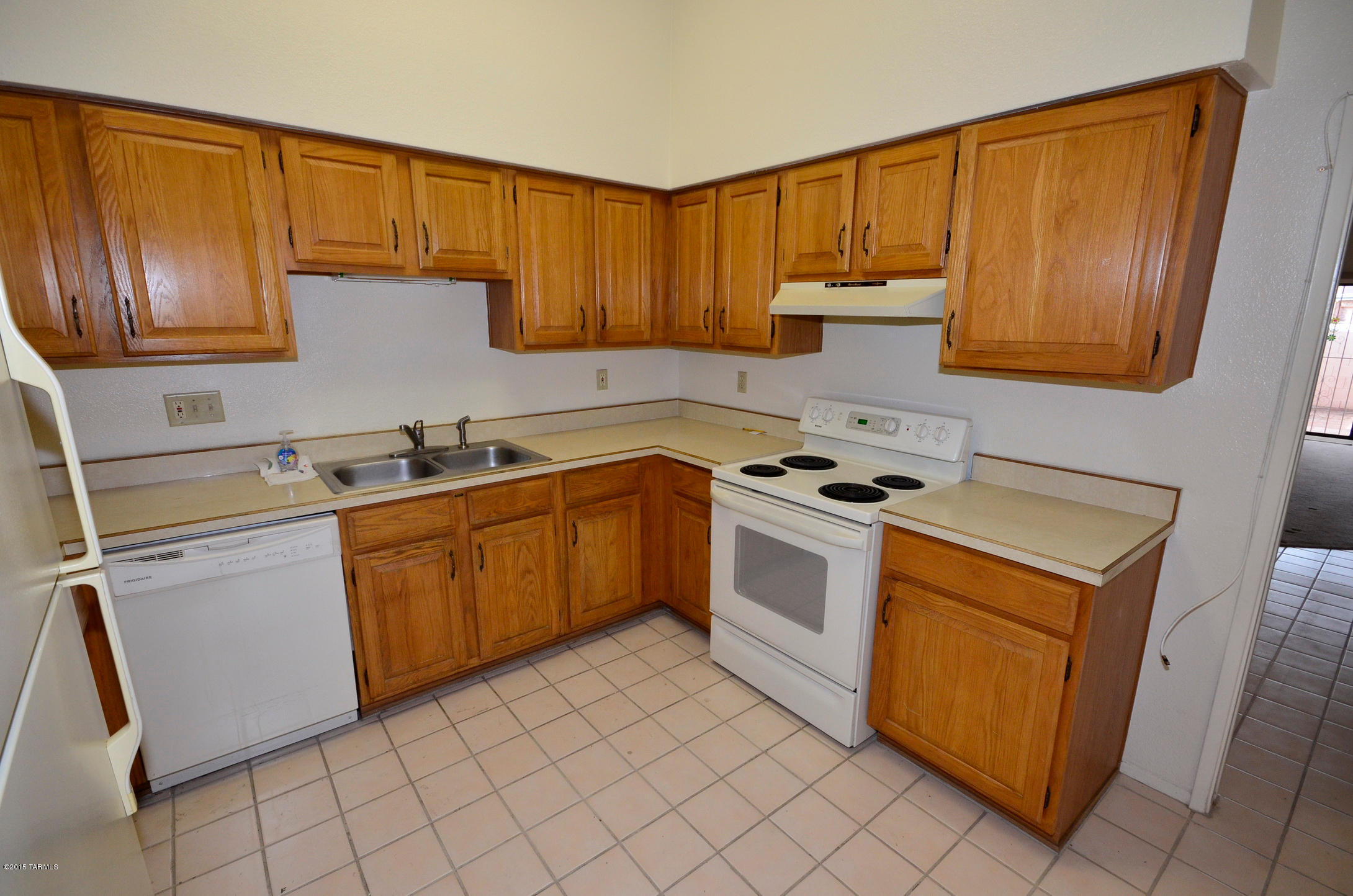 8590 E Pembrook Drive