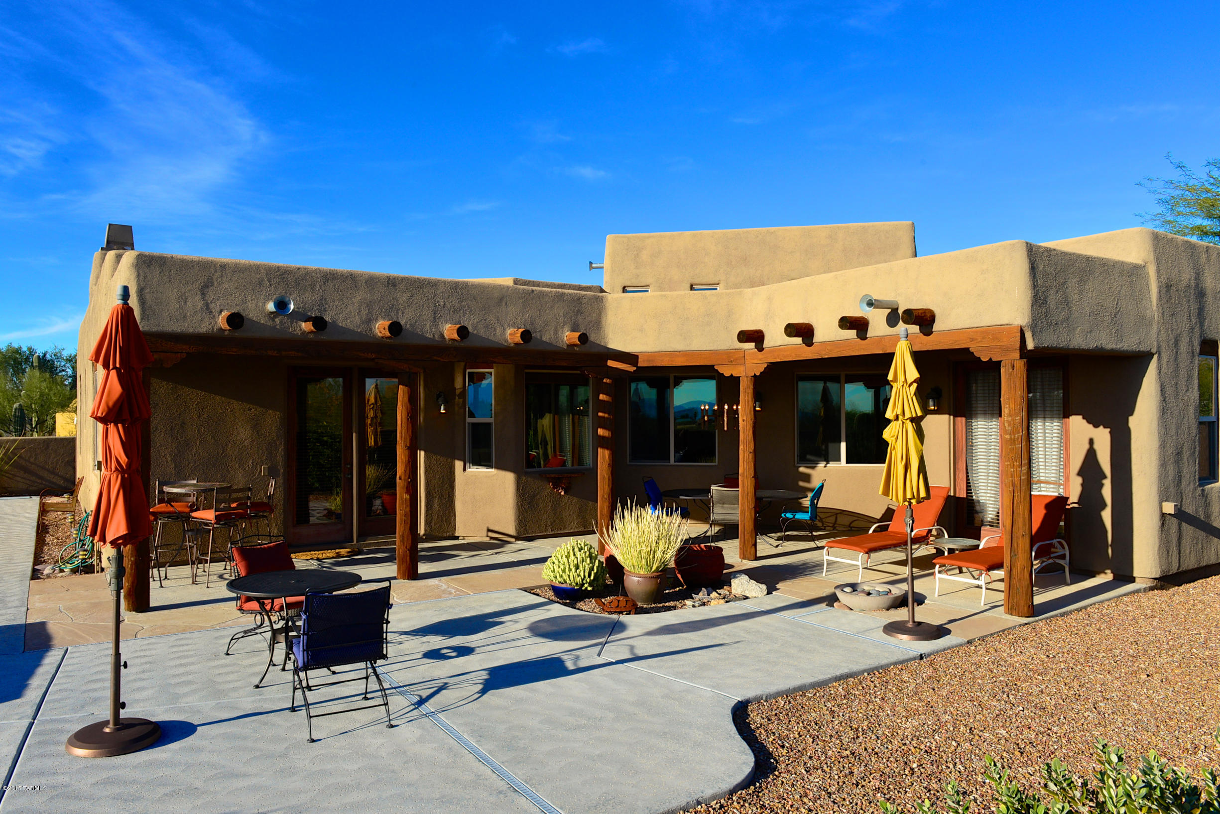 2425 W Crow Wash Place