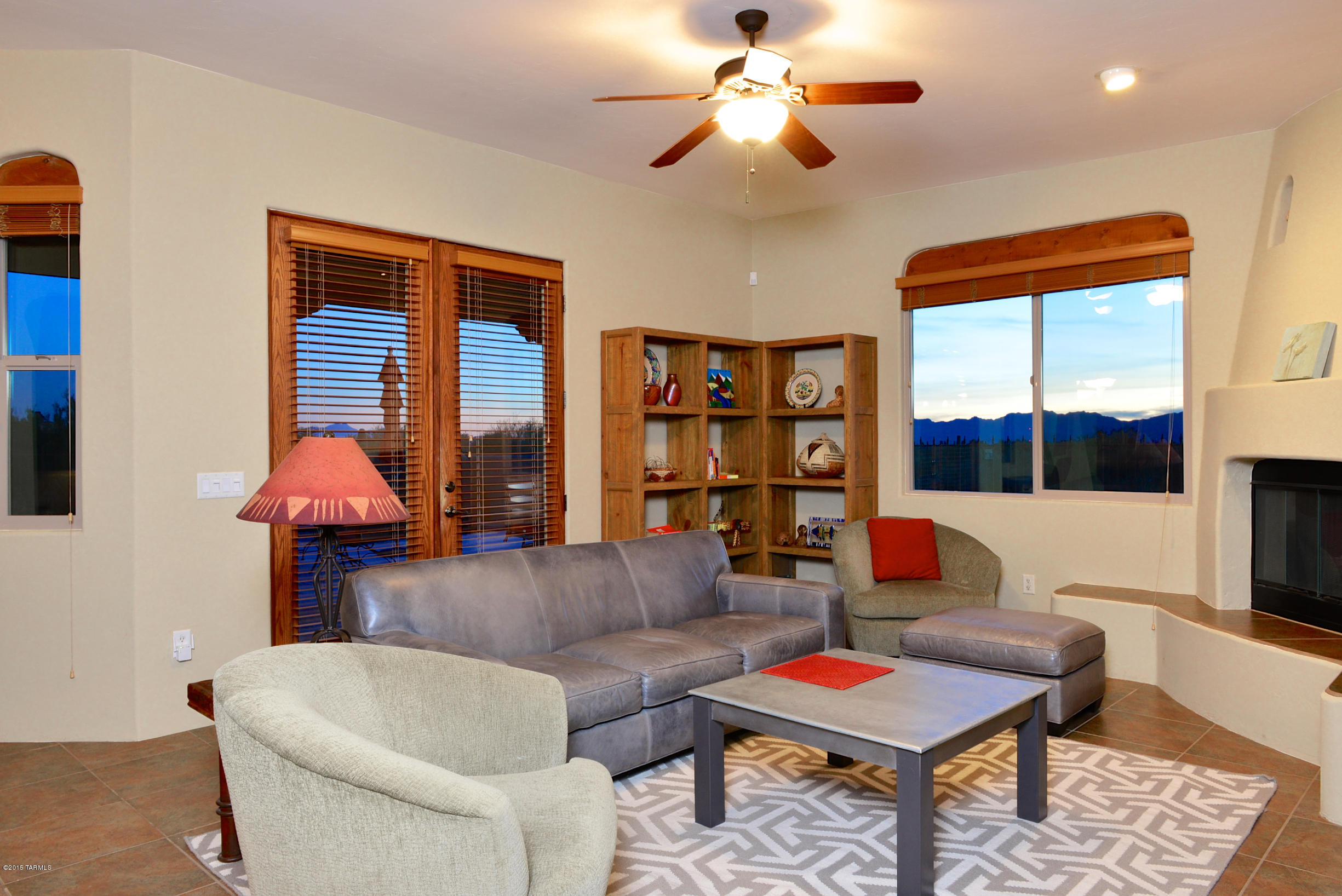 2425 W Crow Wash Place