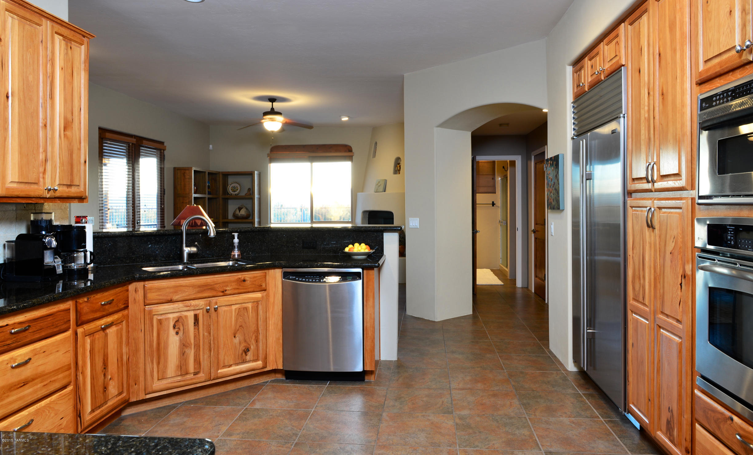 2425 W Crow Wash Place