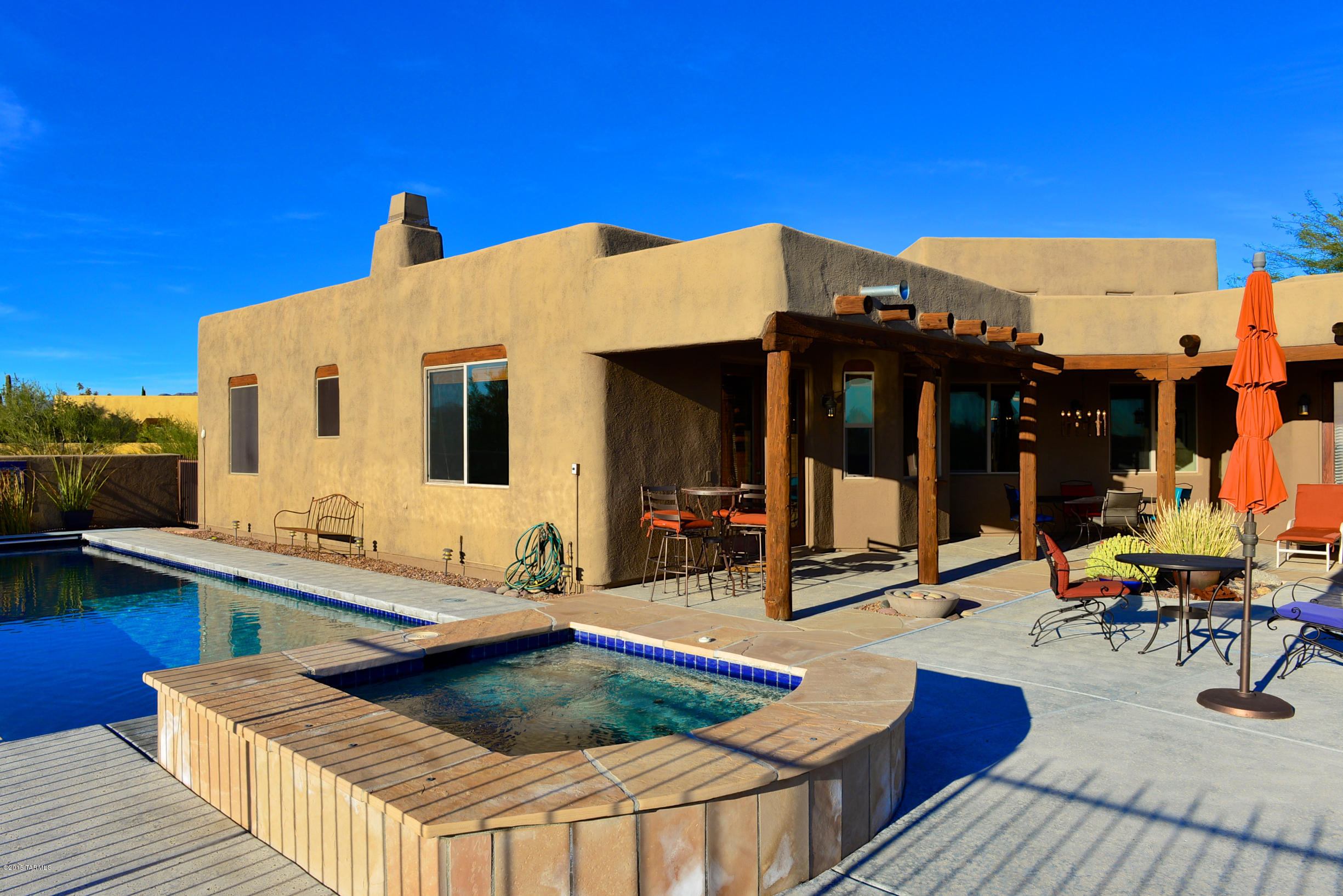 2425 W Crow Wash Place