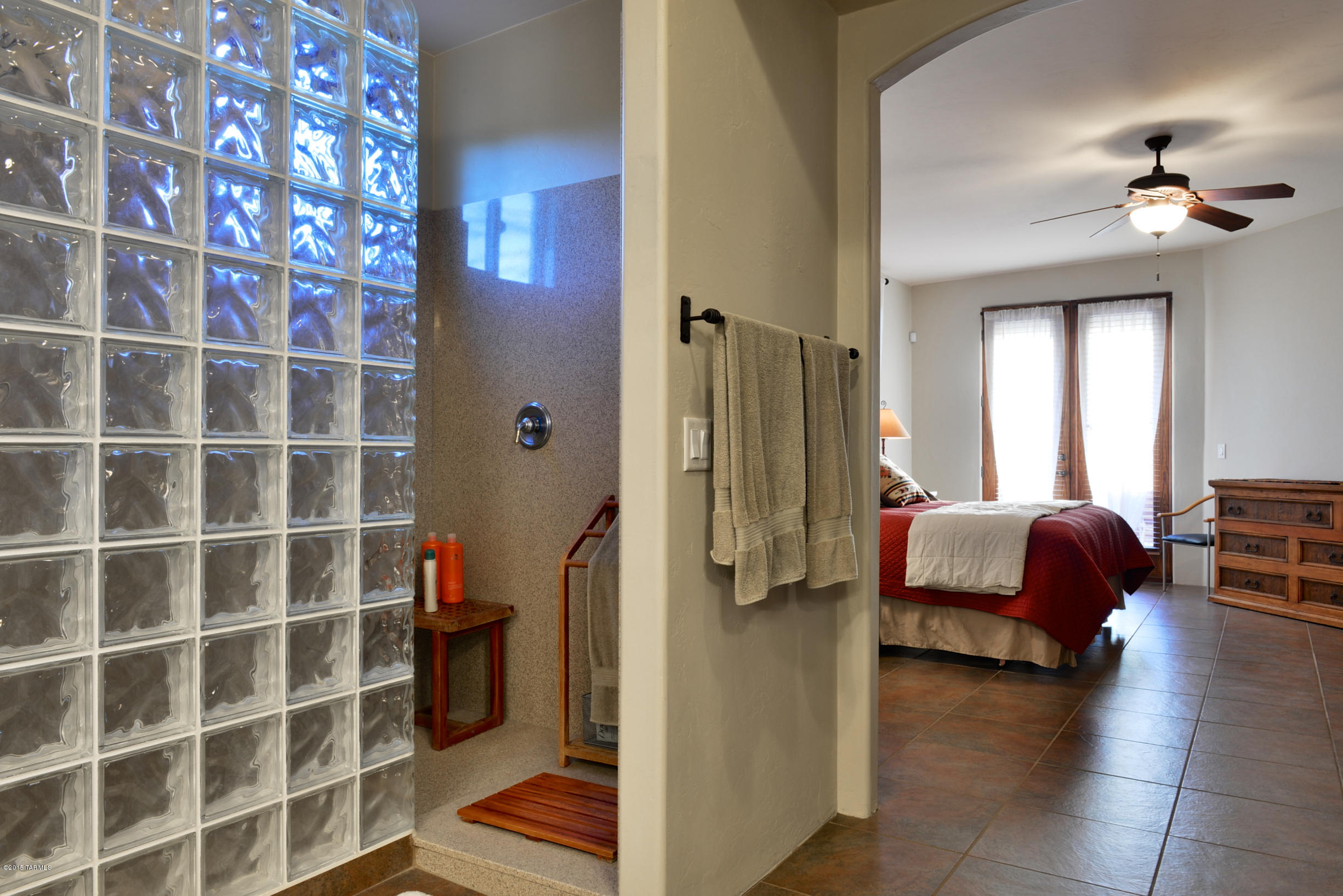 2425 W Crow Wash Place