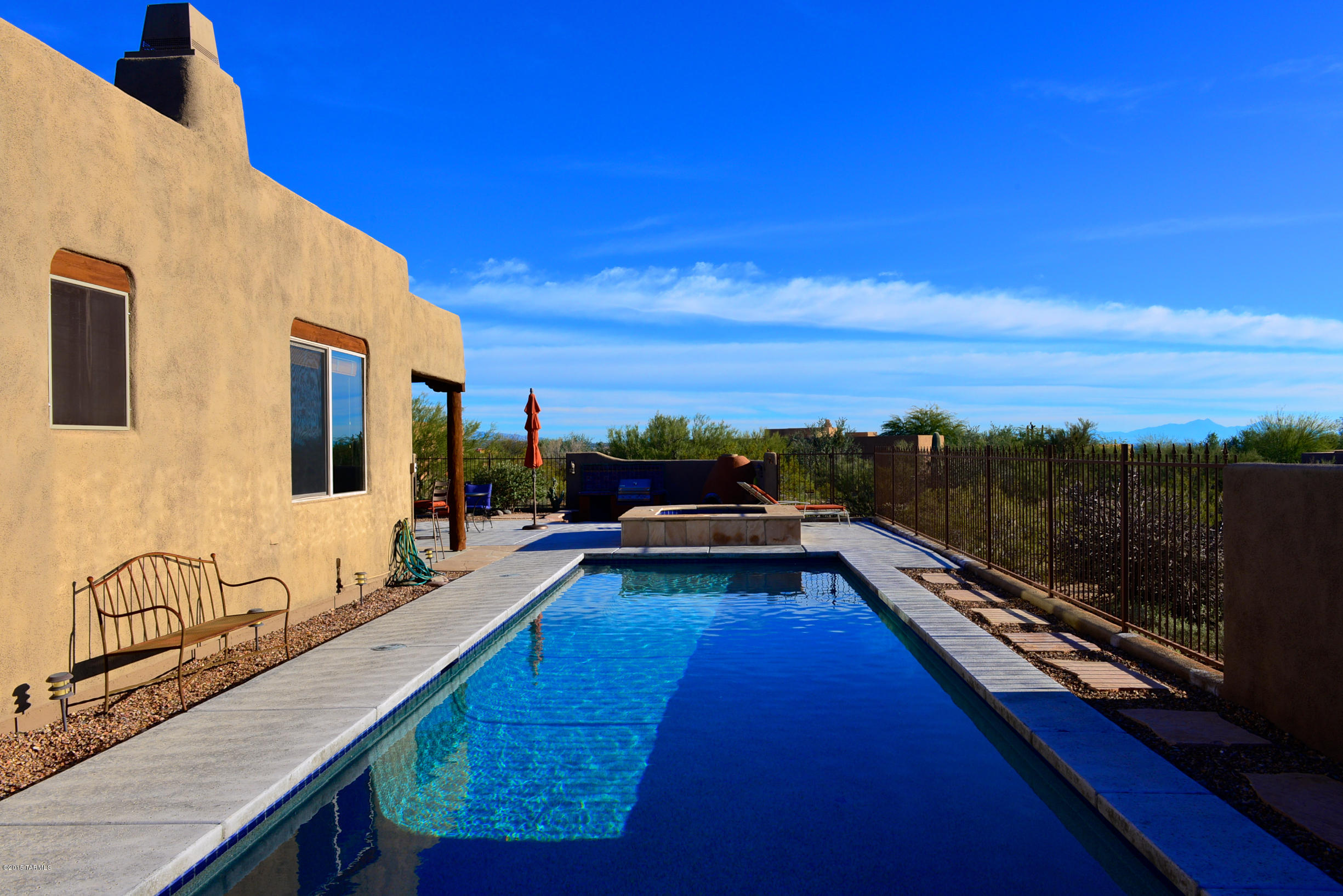 2425 W Crow Wash Place