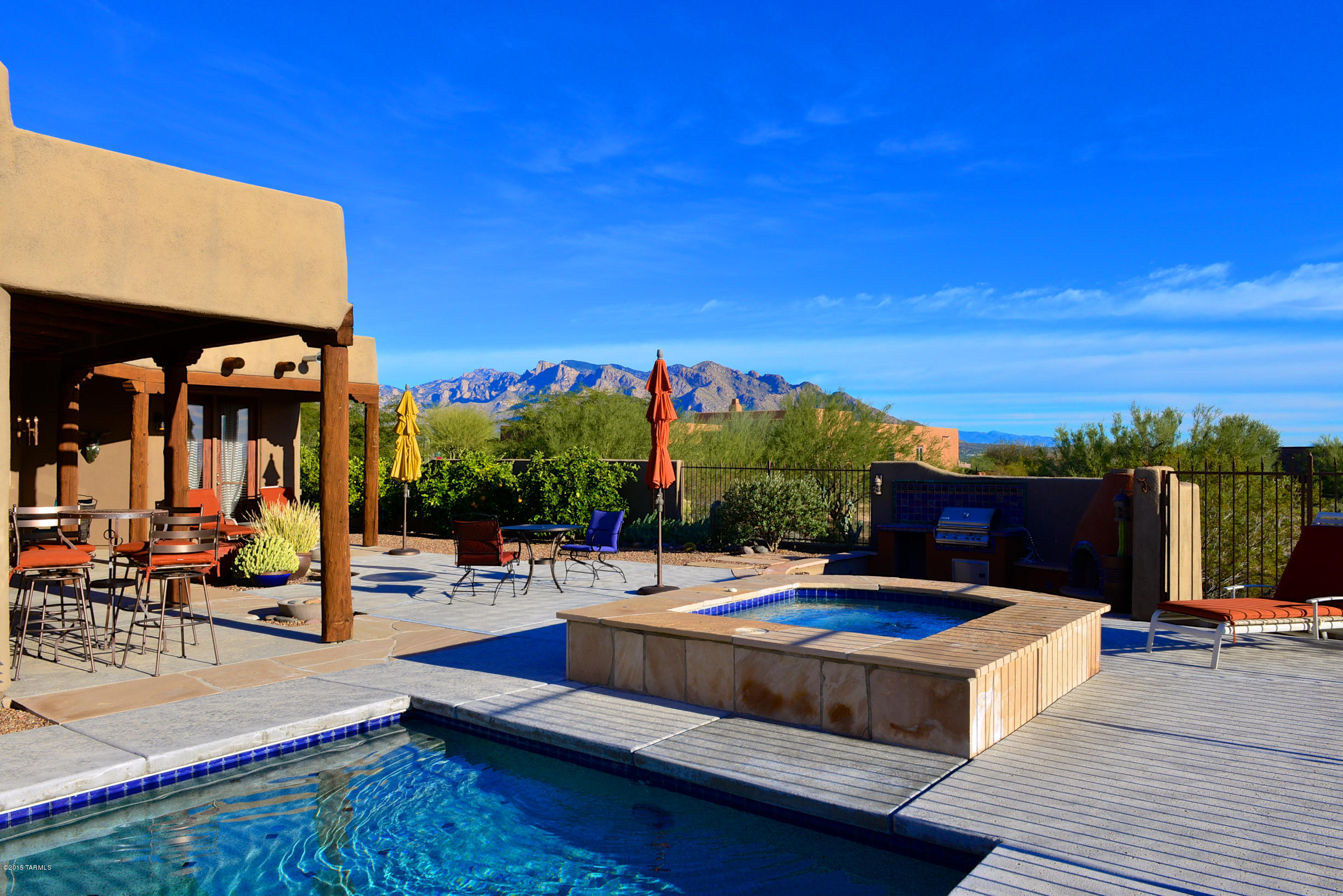 2425 W Crow Wash Place