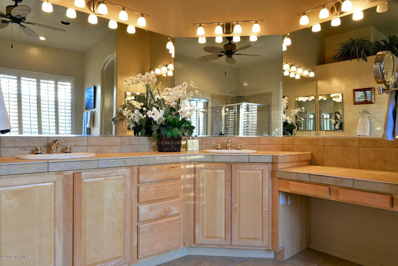 673 W Bright Canyon Drive