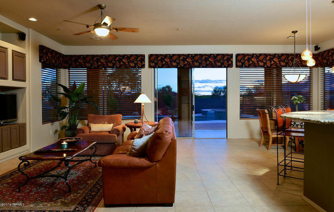 673 W Bright Canyon Drive