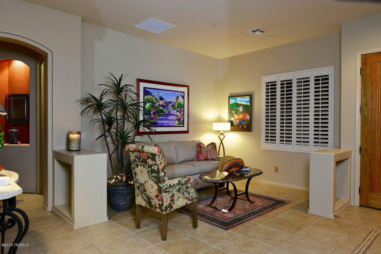 673 W Bright Canyon Drive