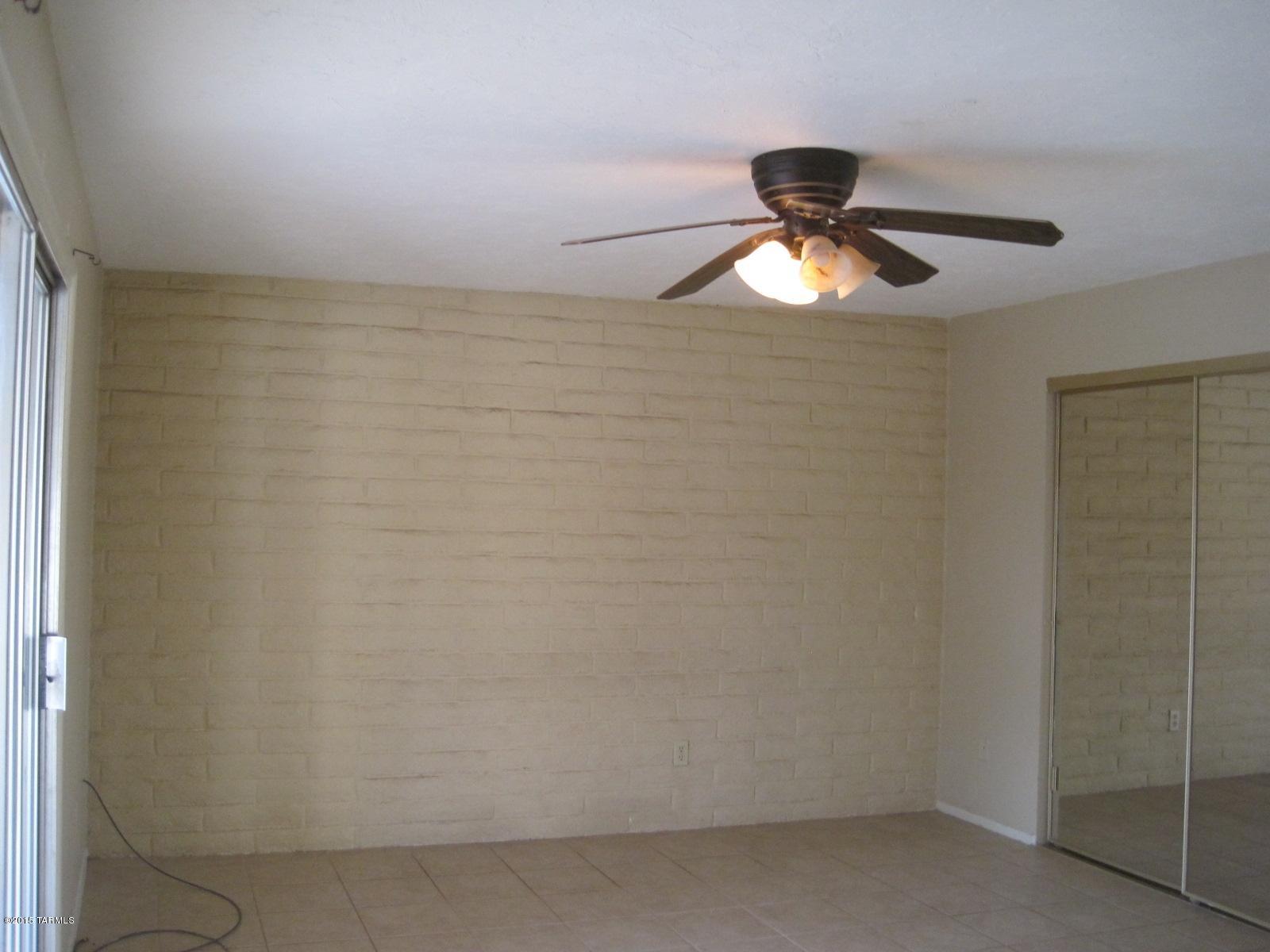 4445 N Avenida De Paz