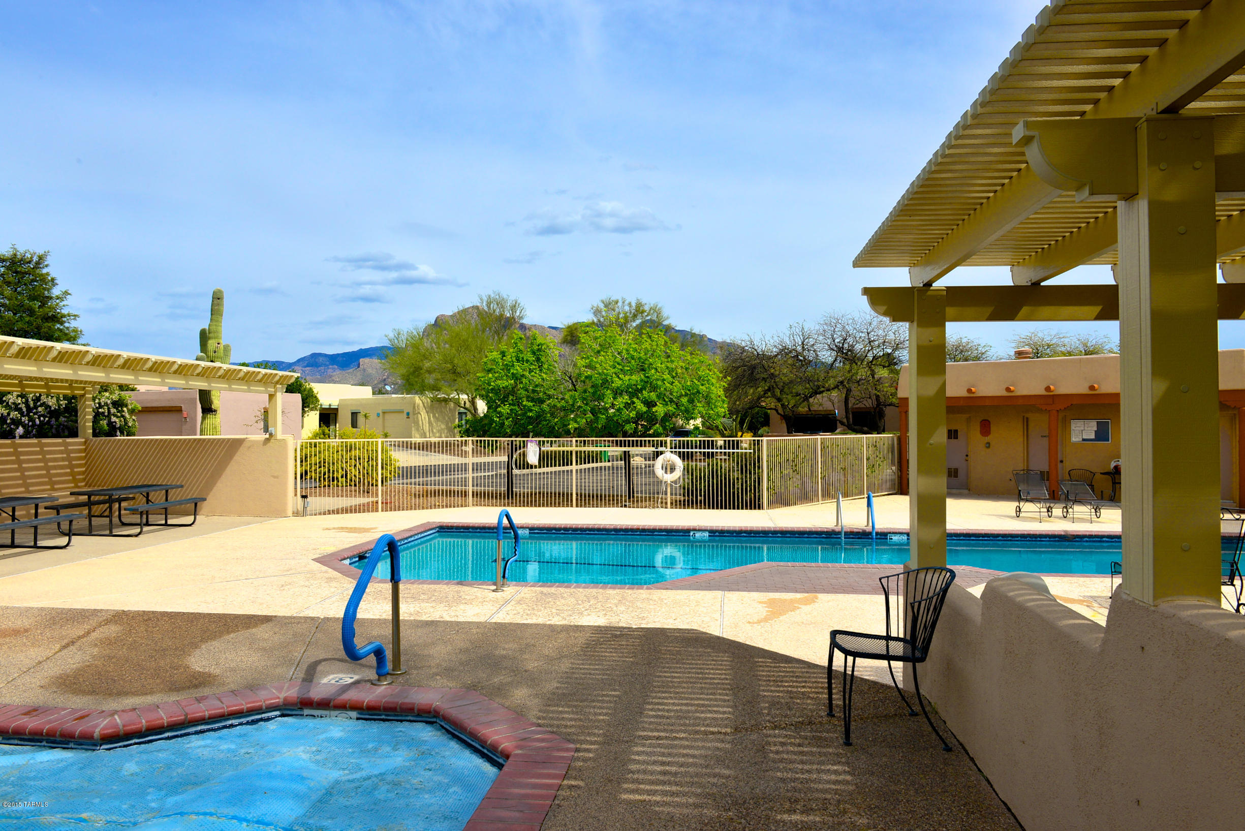 1605 W Chimayo Place