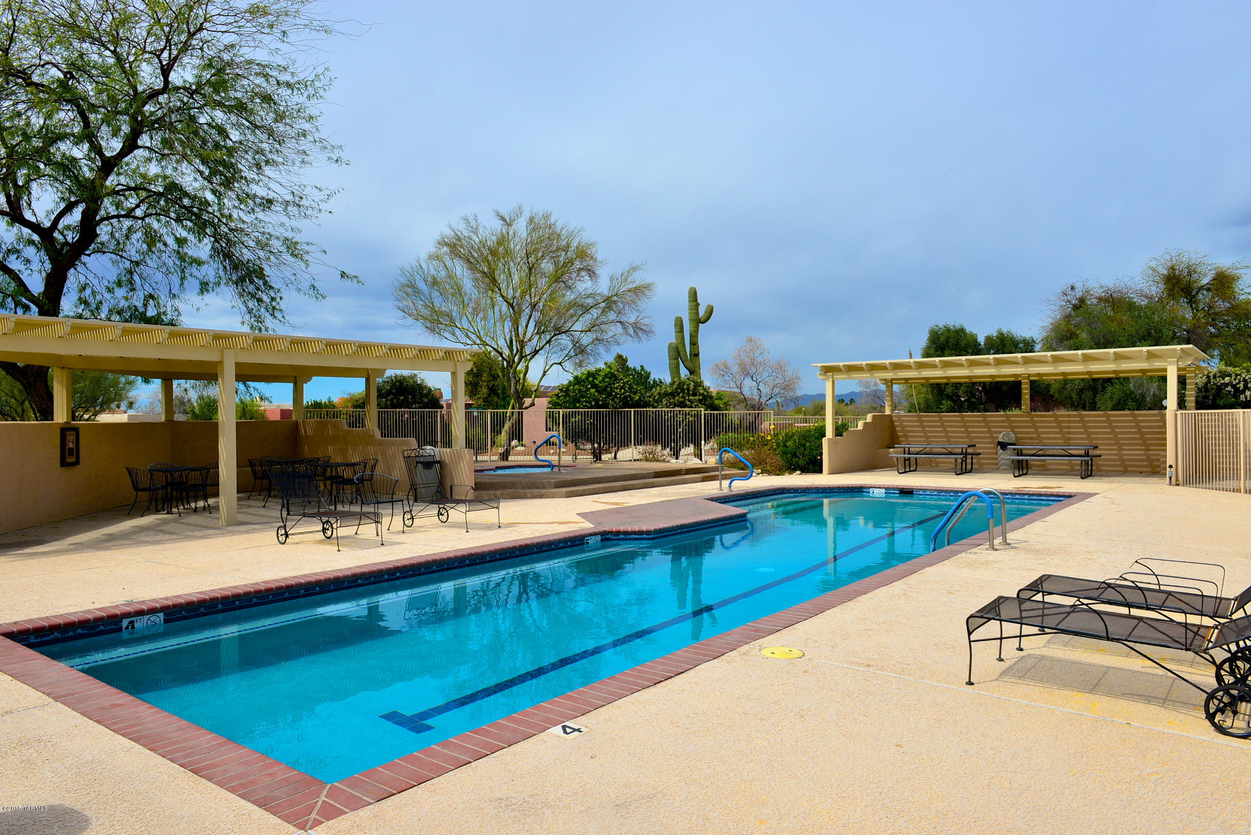 1605 W Chimayo Place