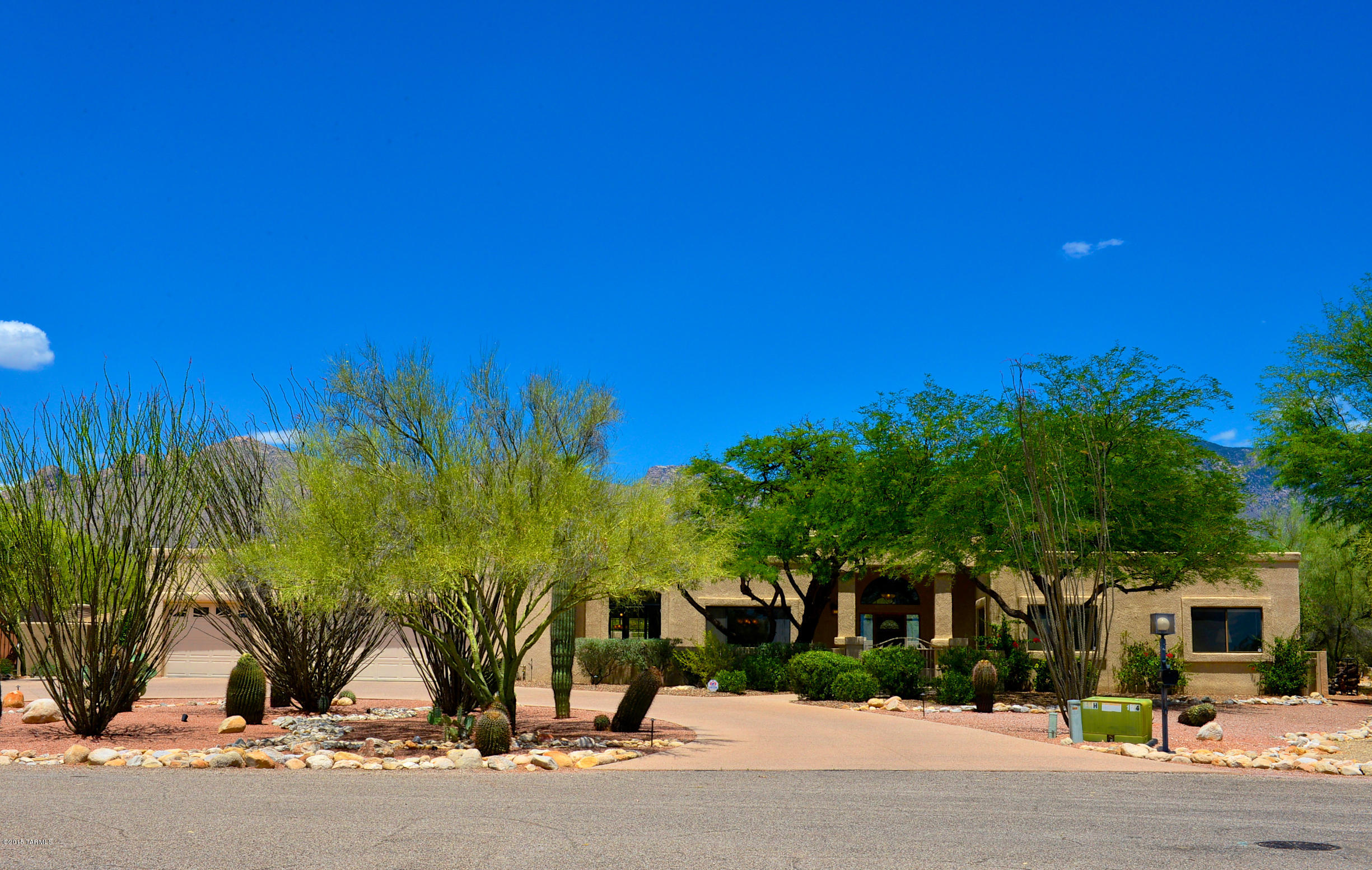 841 E Placita De Arnoldo