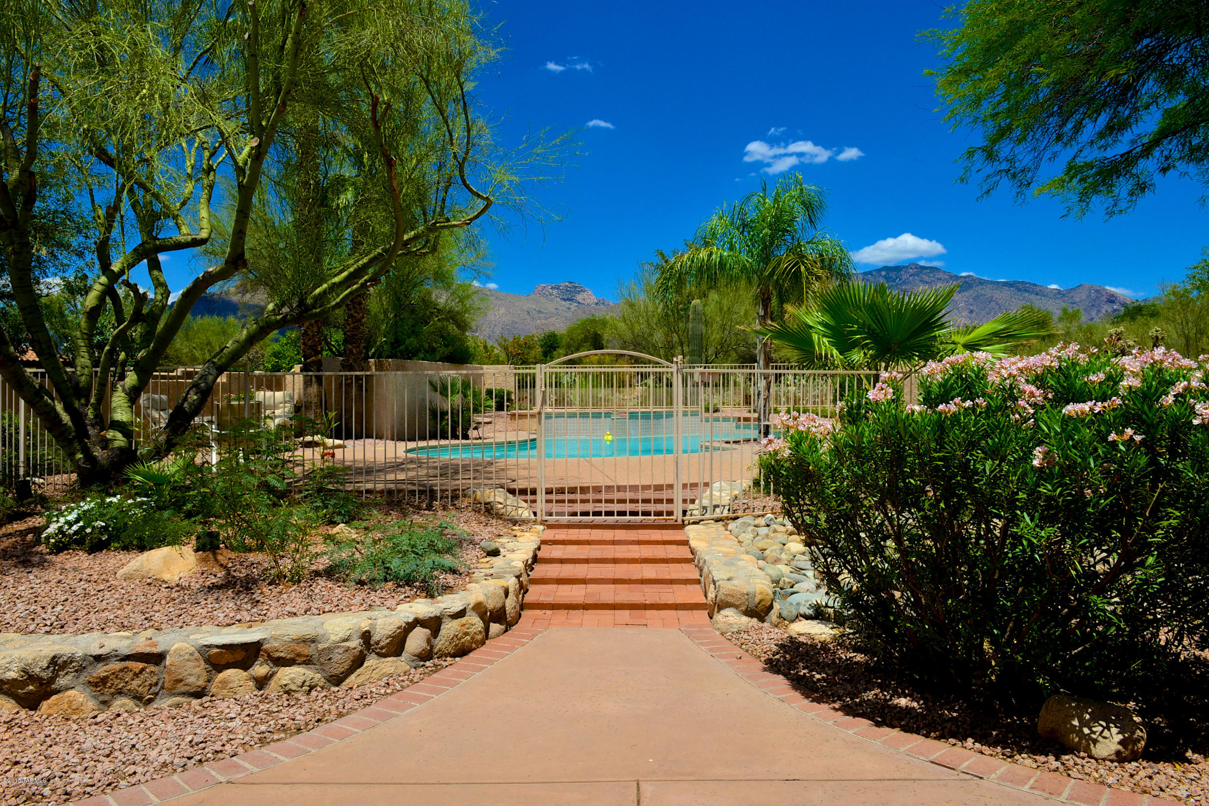 841 E Placita De Arnoldo