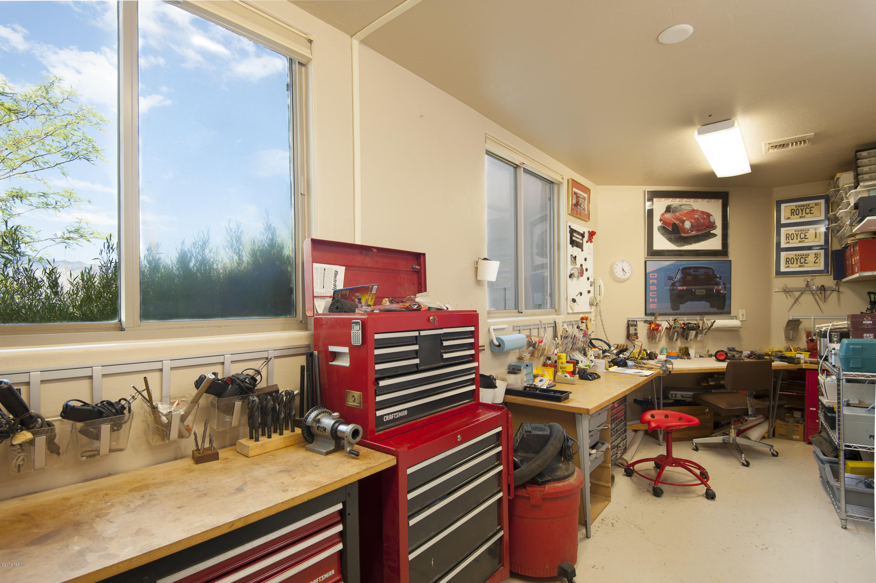 562 W Silhouette Ridge Place