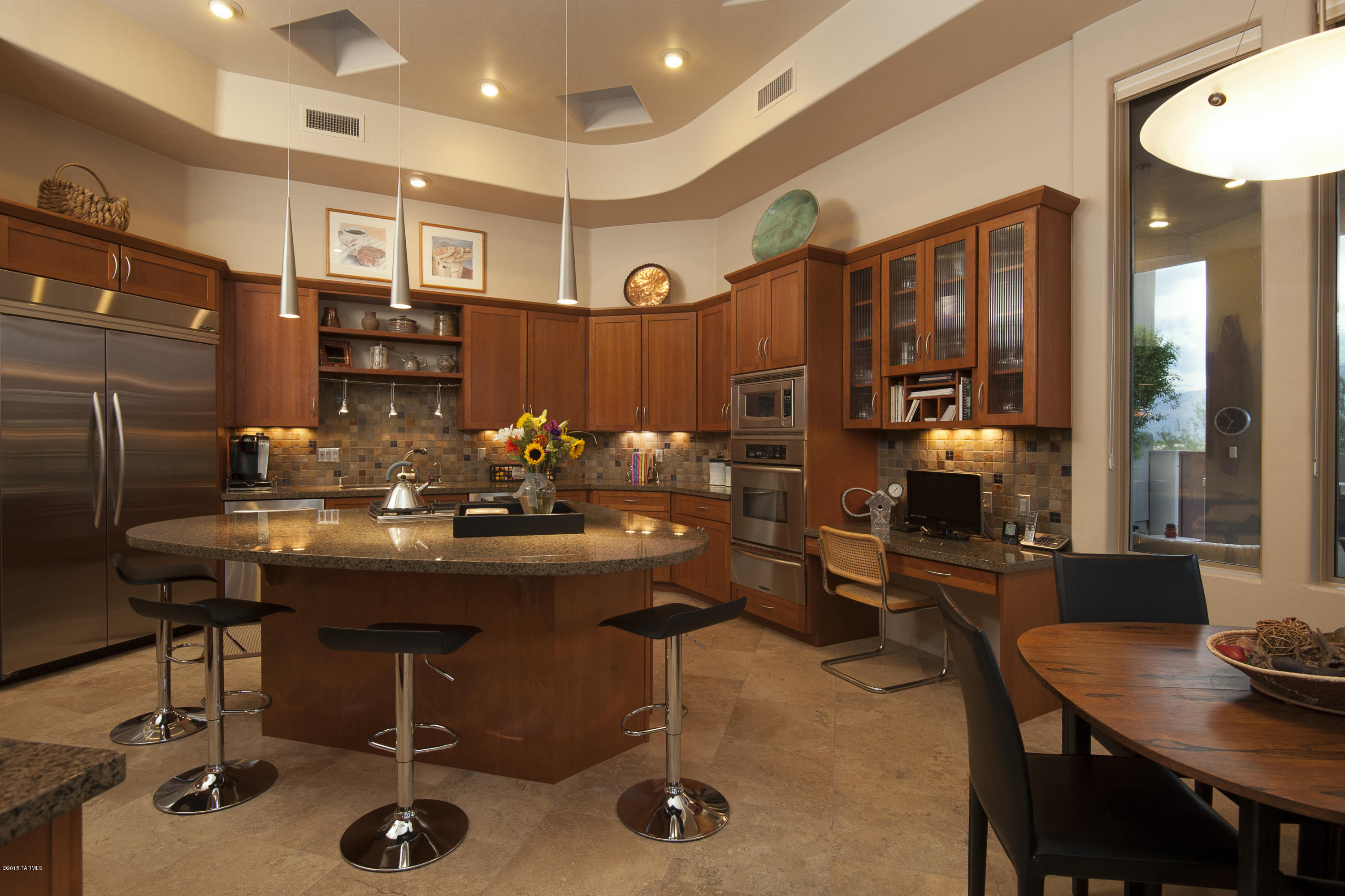 562 W Silhouette Ridge Place