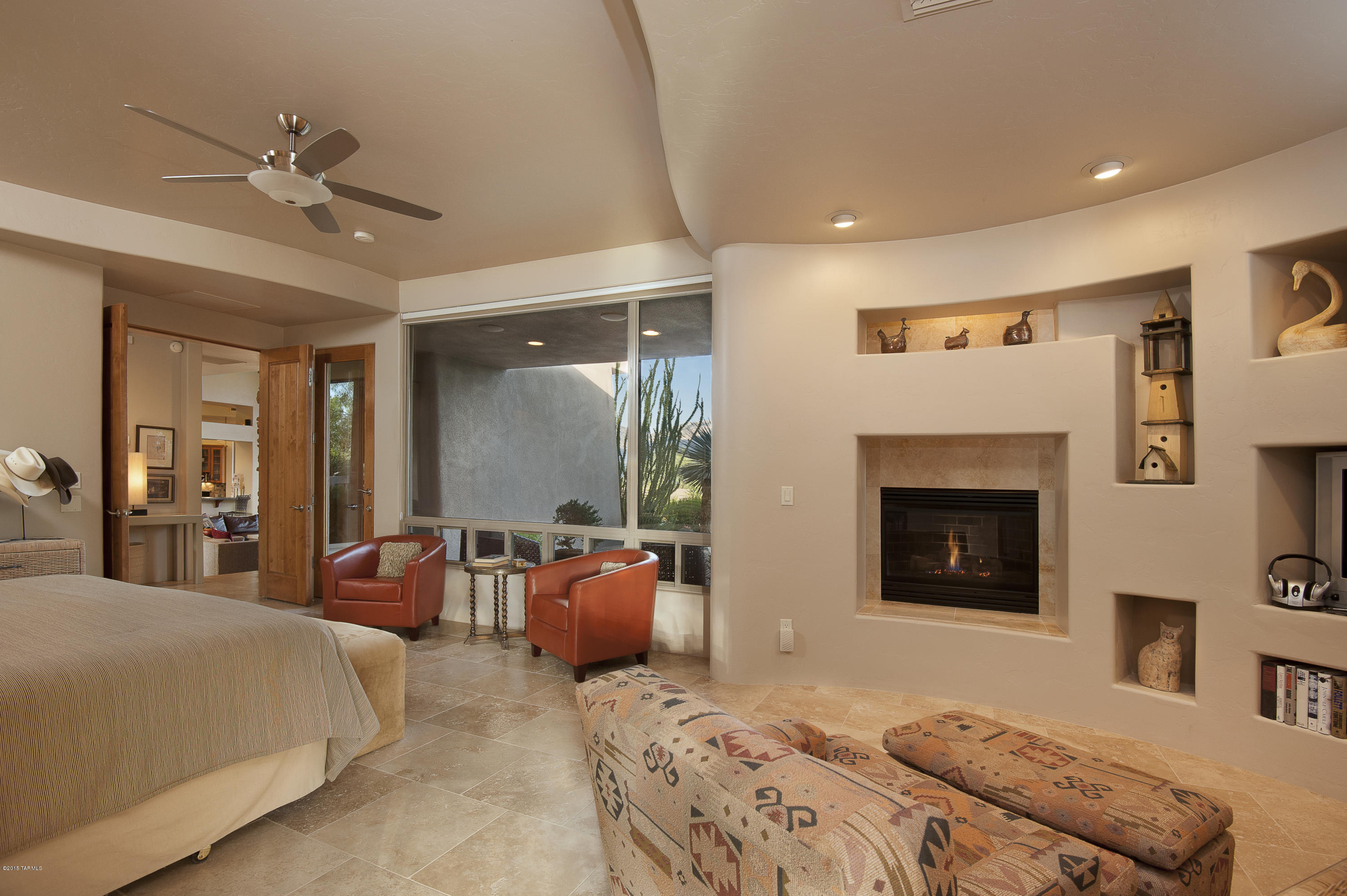 562 W Silhouette Ridge Place